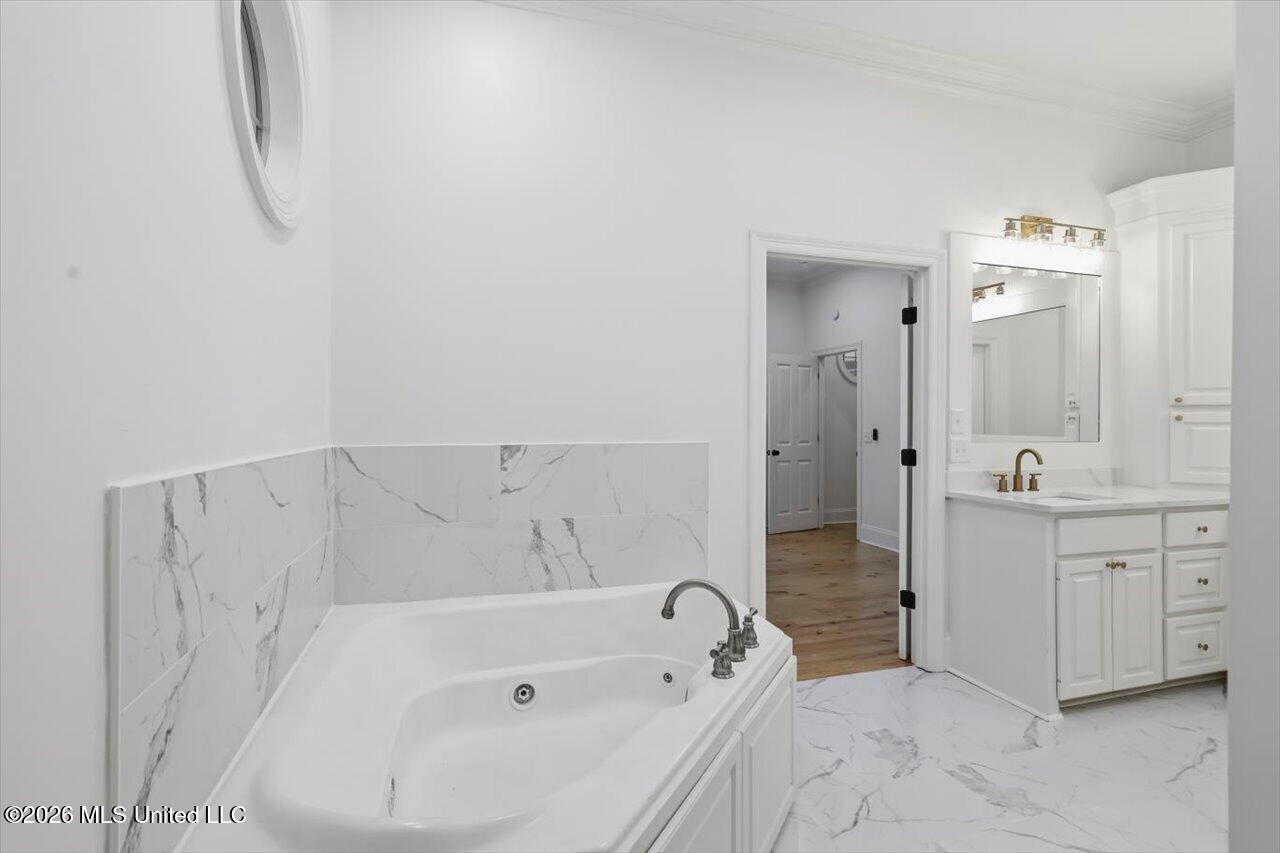 120 Hampton Chase Property Photo 32
