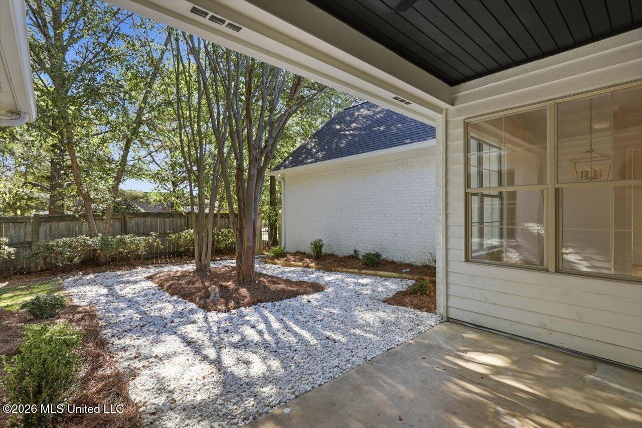 120 Hampton Chase Property Photo 44