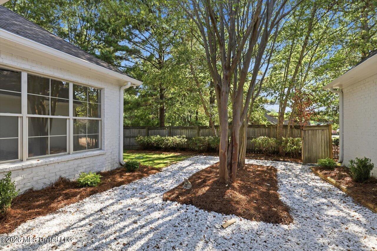120 Hampton Chase Property Photo 45