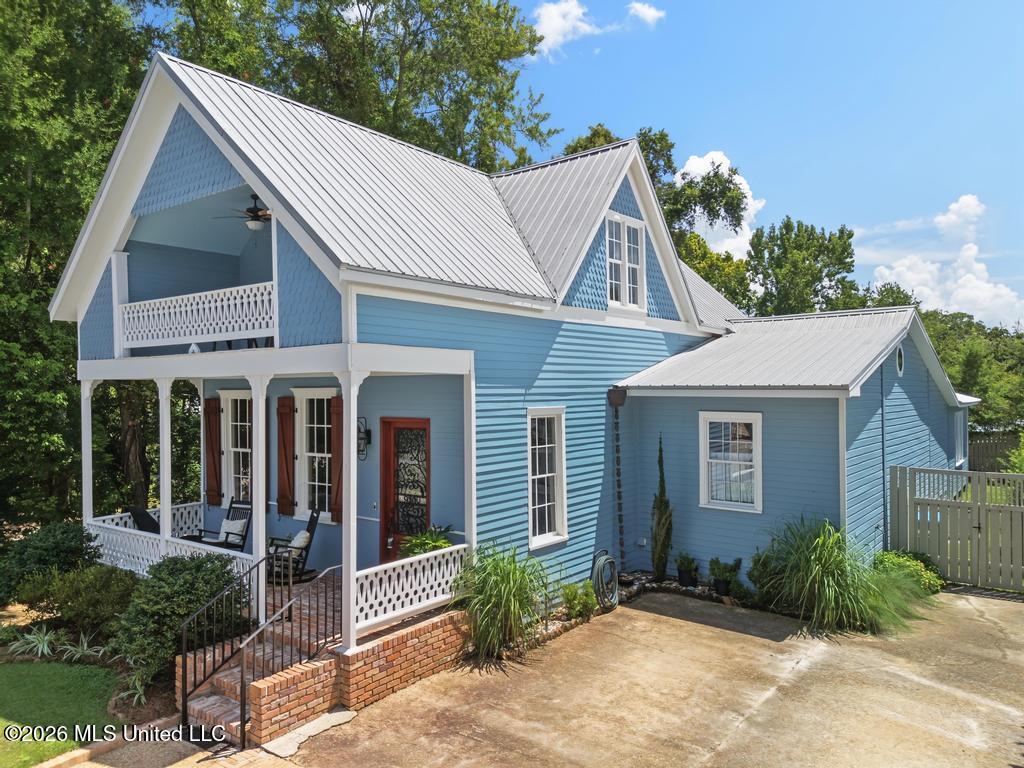 910 Calhoun Street Property Photo 4