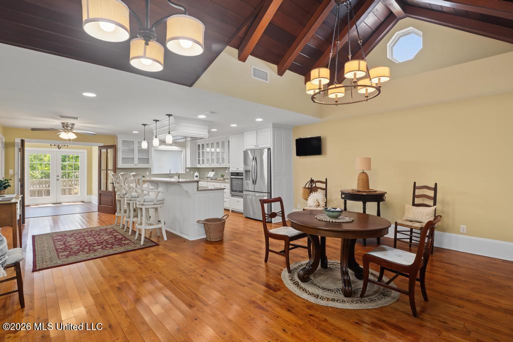 910 Calhoun Street Property Photo 8