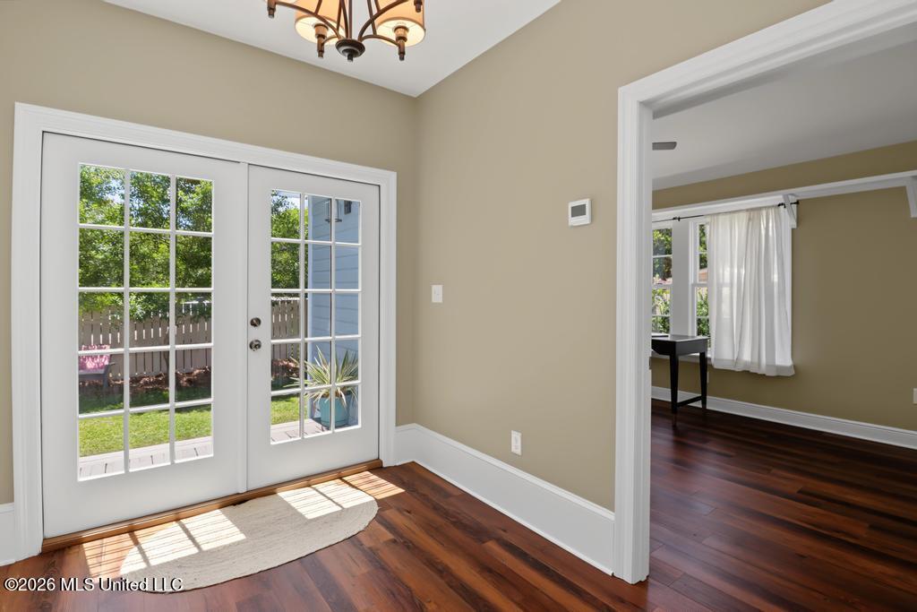 910 Calhoun Street Property Photo 15