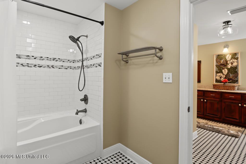 910 Calhoun Street Property Photo 23