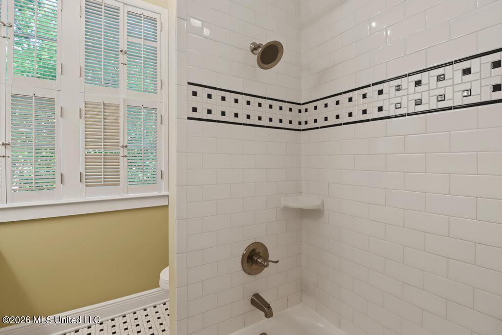 910 Calhoun Street Property Photo 29