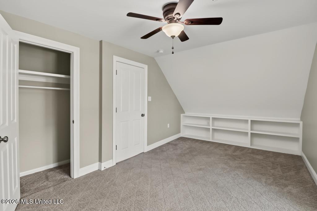 910 Calhoun Street Property Photo 33