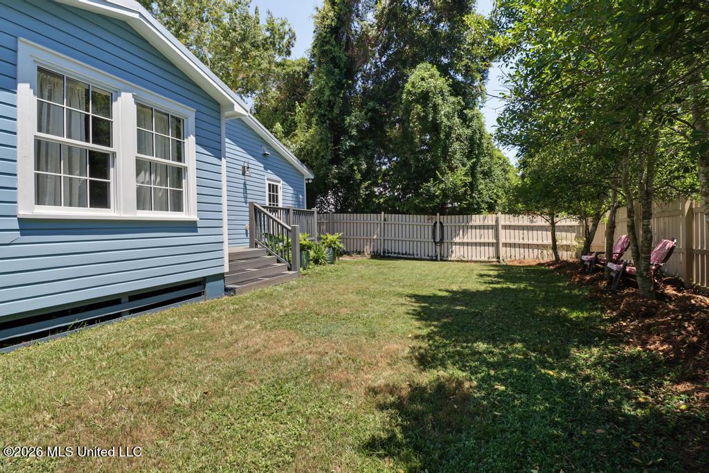 910 Calhoun Street Property Photo 36