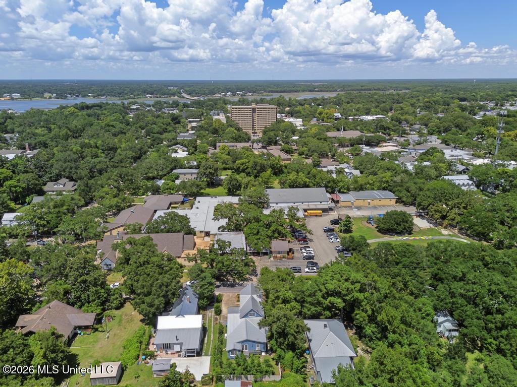 910 Calhoun Street Property Photo 39