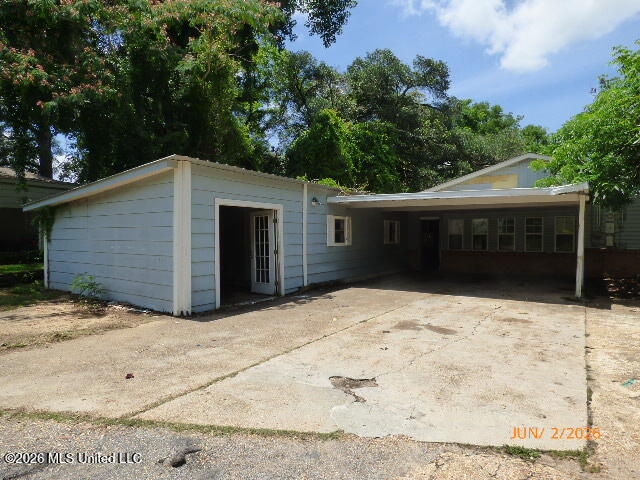 121 Catalpa Drive Property Photo 2