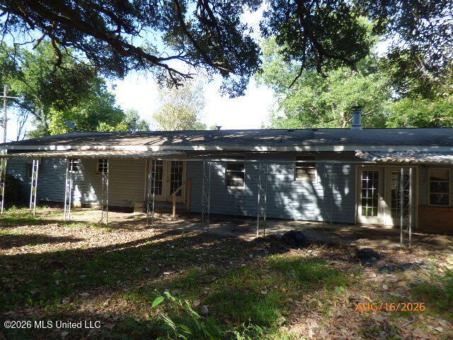 121 Catalpa Drive Property Photo 3
