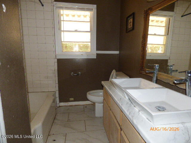 121 Catalpa Drive Property Photo 5