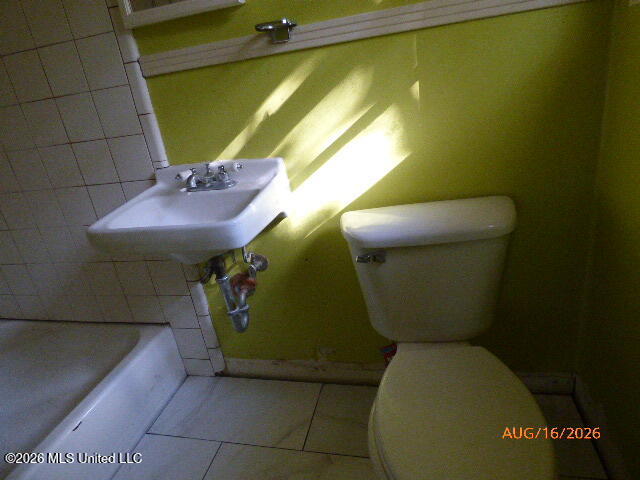 121 Catalpa Drive Property Photo 8