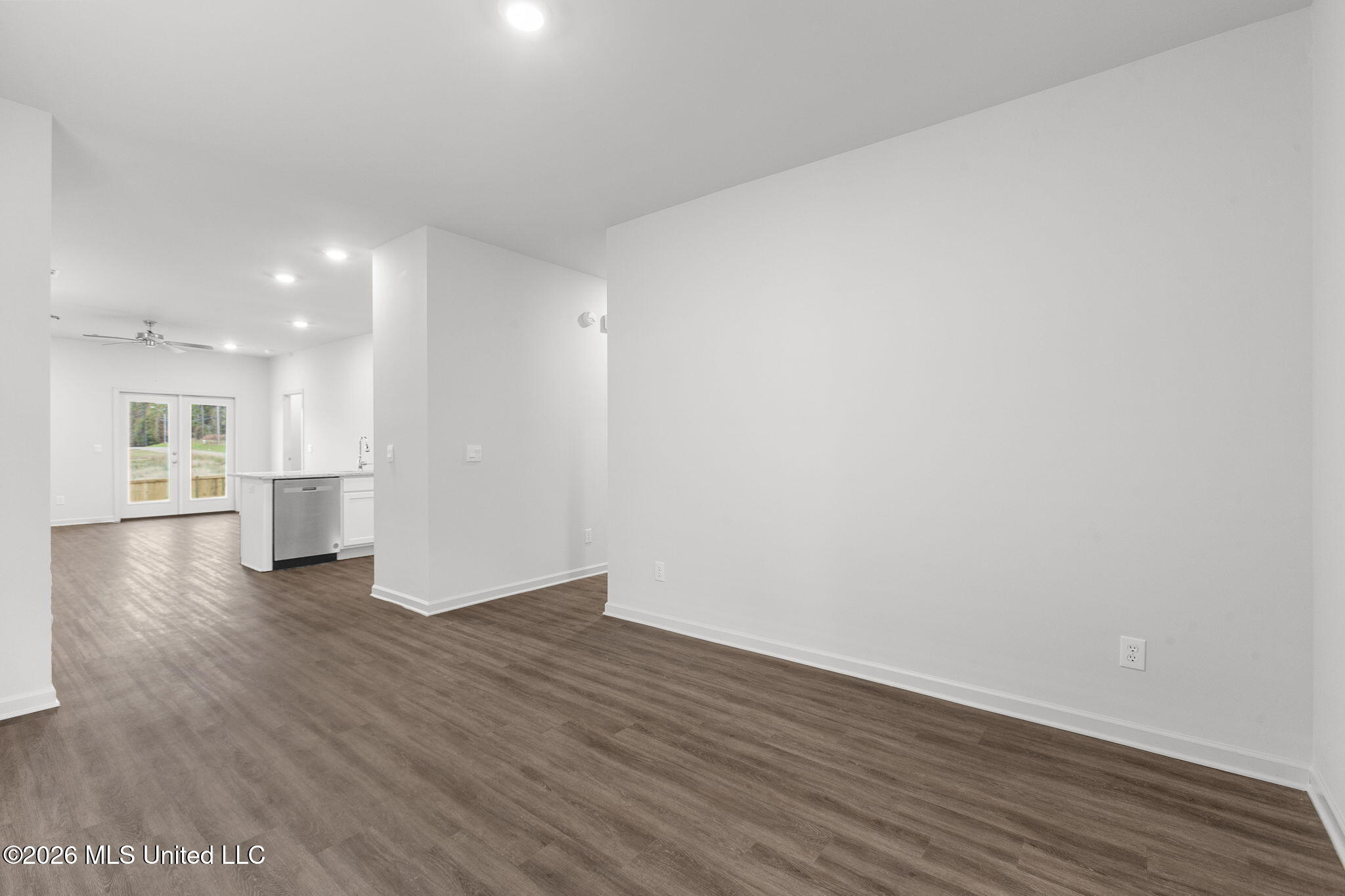 621 Stillwater Cove Property Photo 8