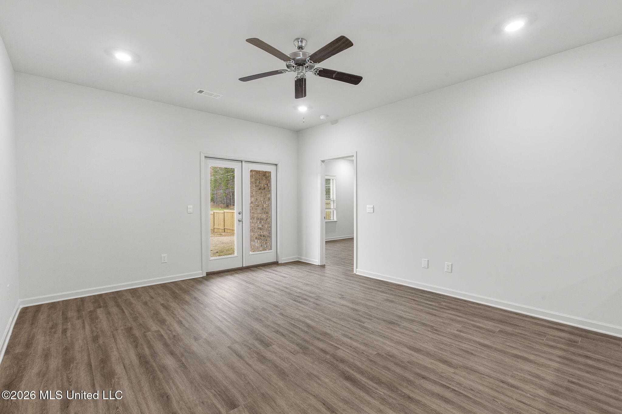 621 Stillwater Cove Property Photo 13
