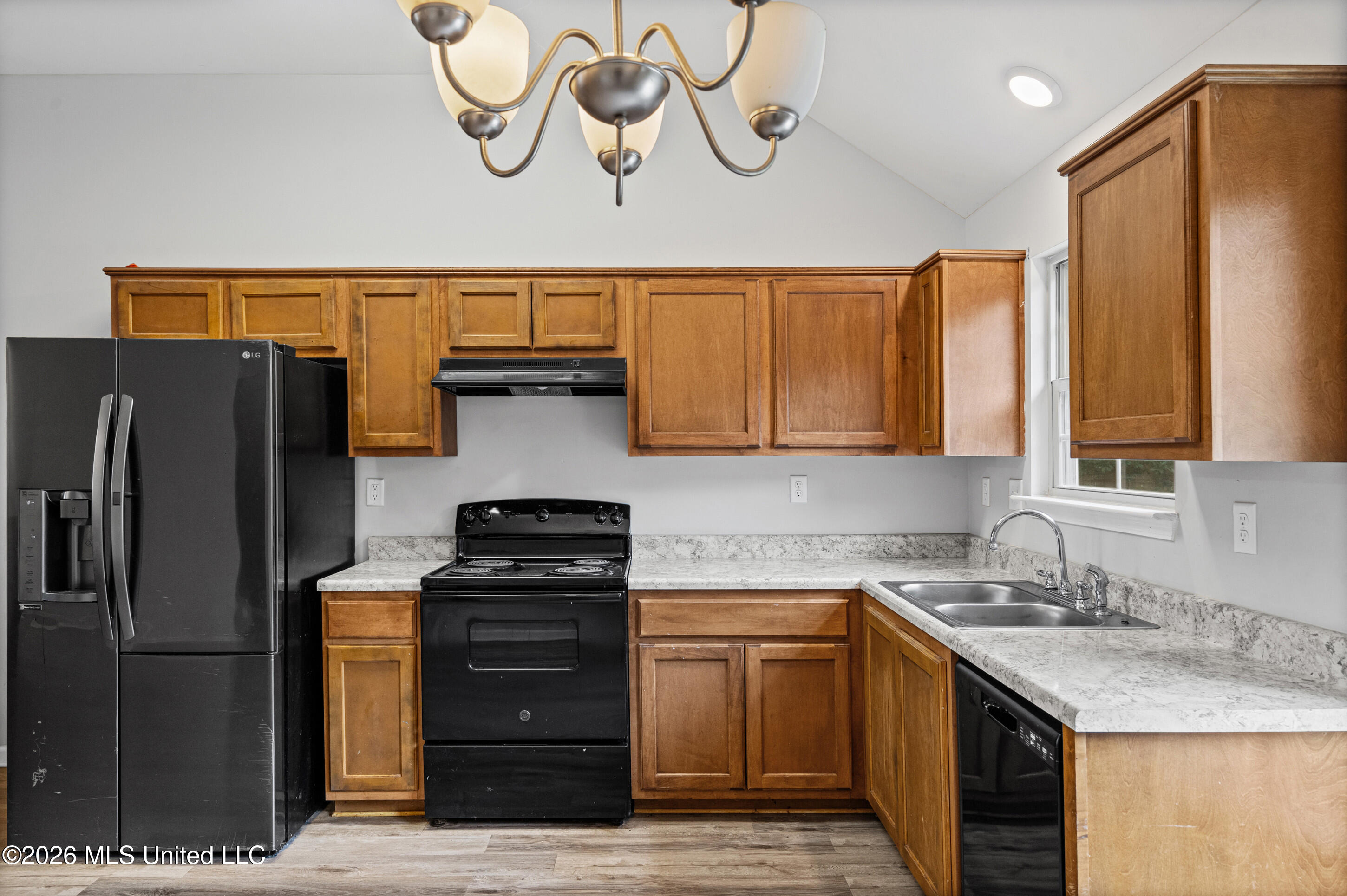 109 Flower Circle Property Photo 8