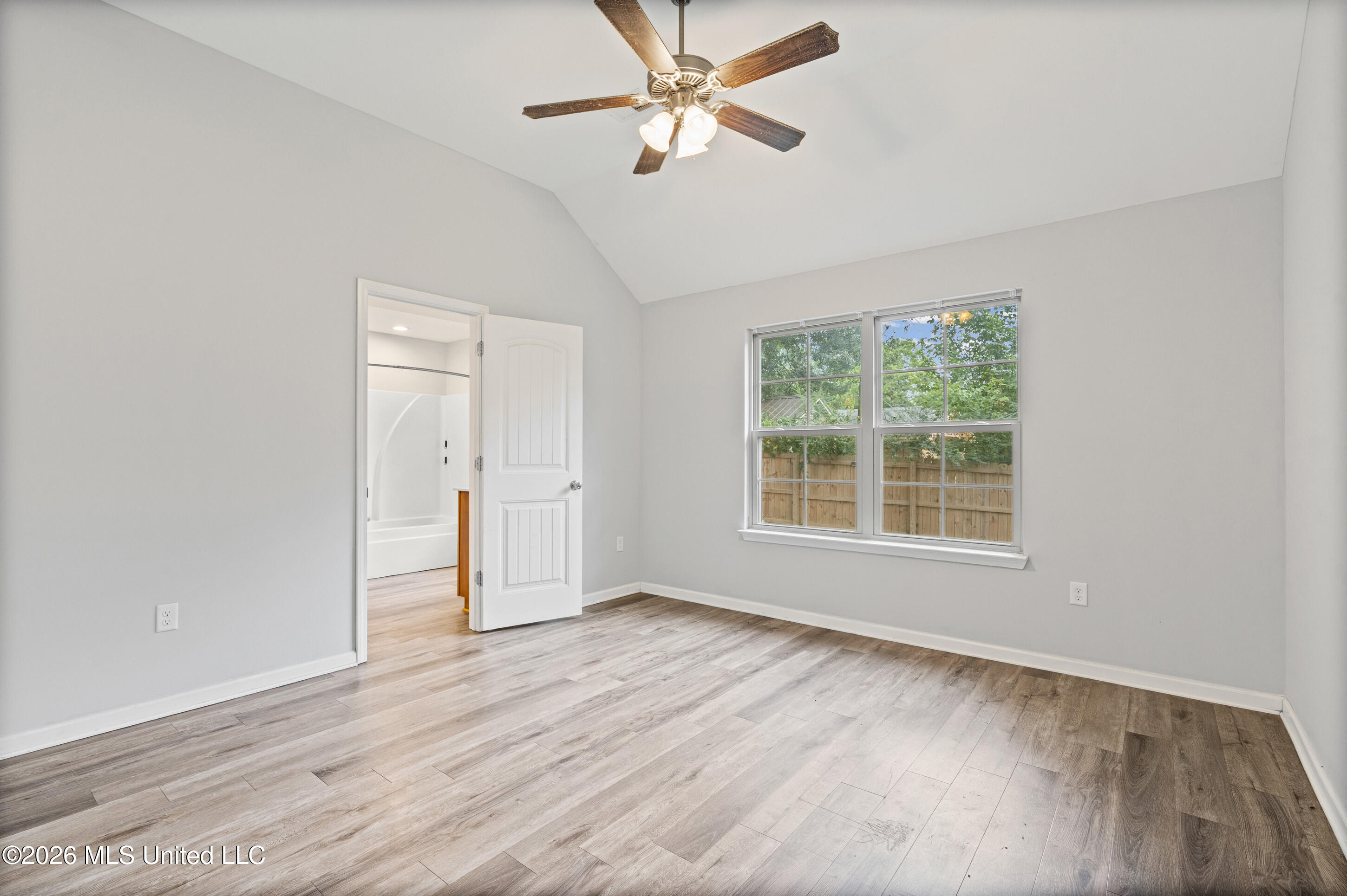 109 Flower Circle Property Photo 10