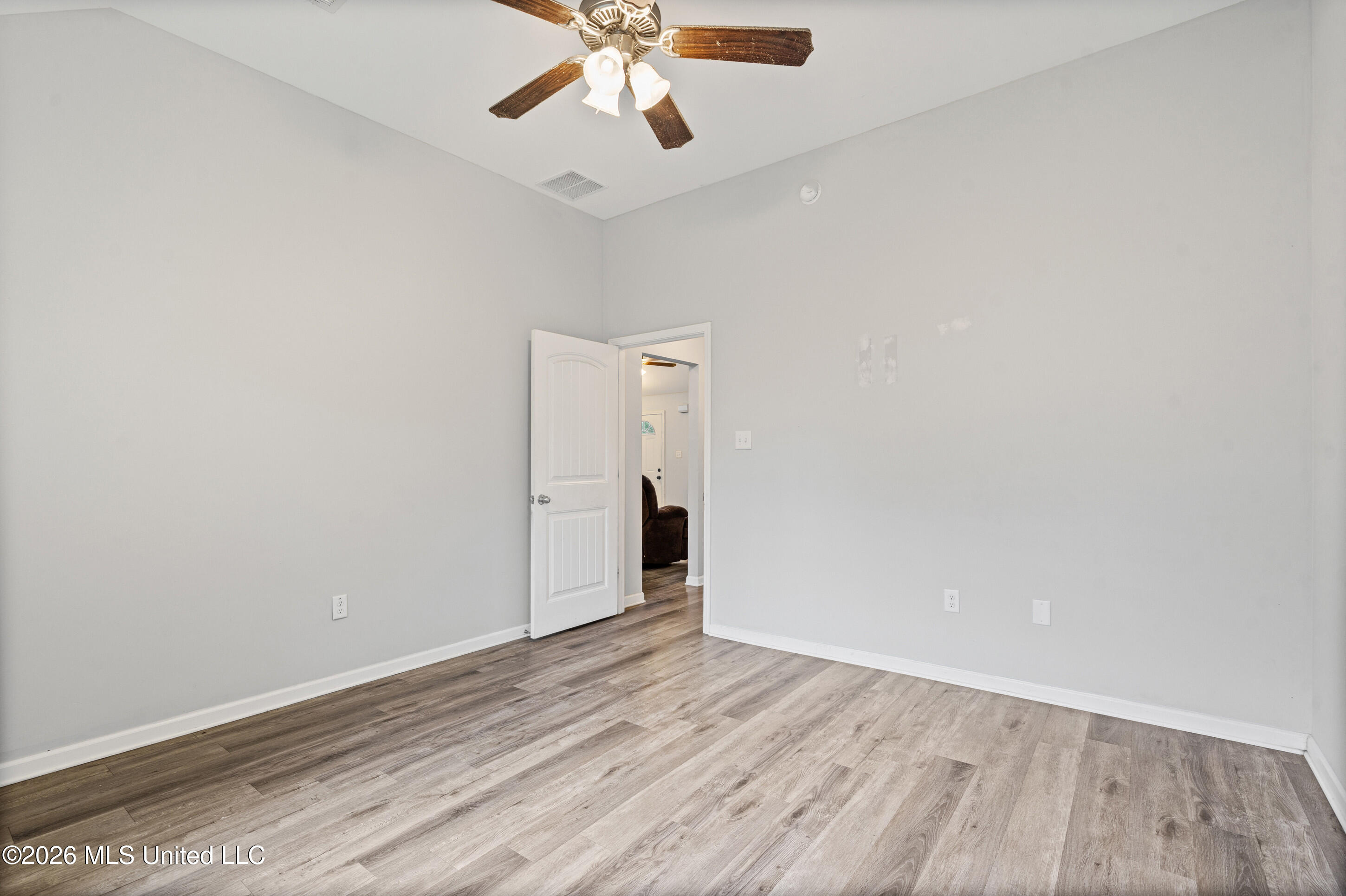 109 Flower Circle Property Photo 11