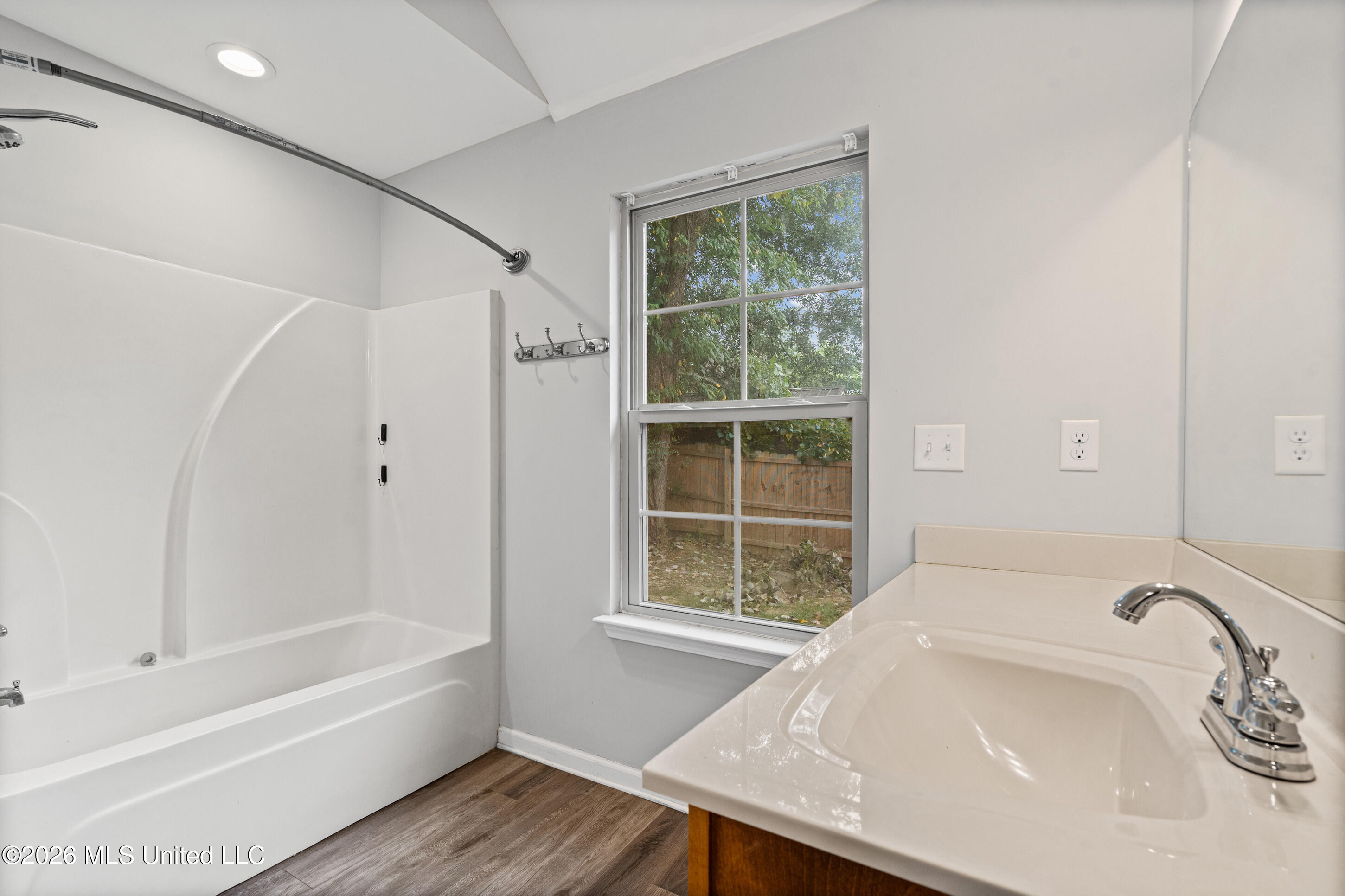 109 Flower Circle Property Photo 13