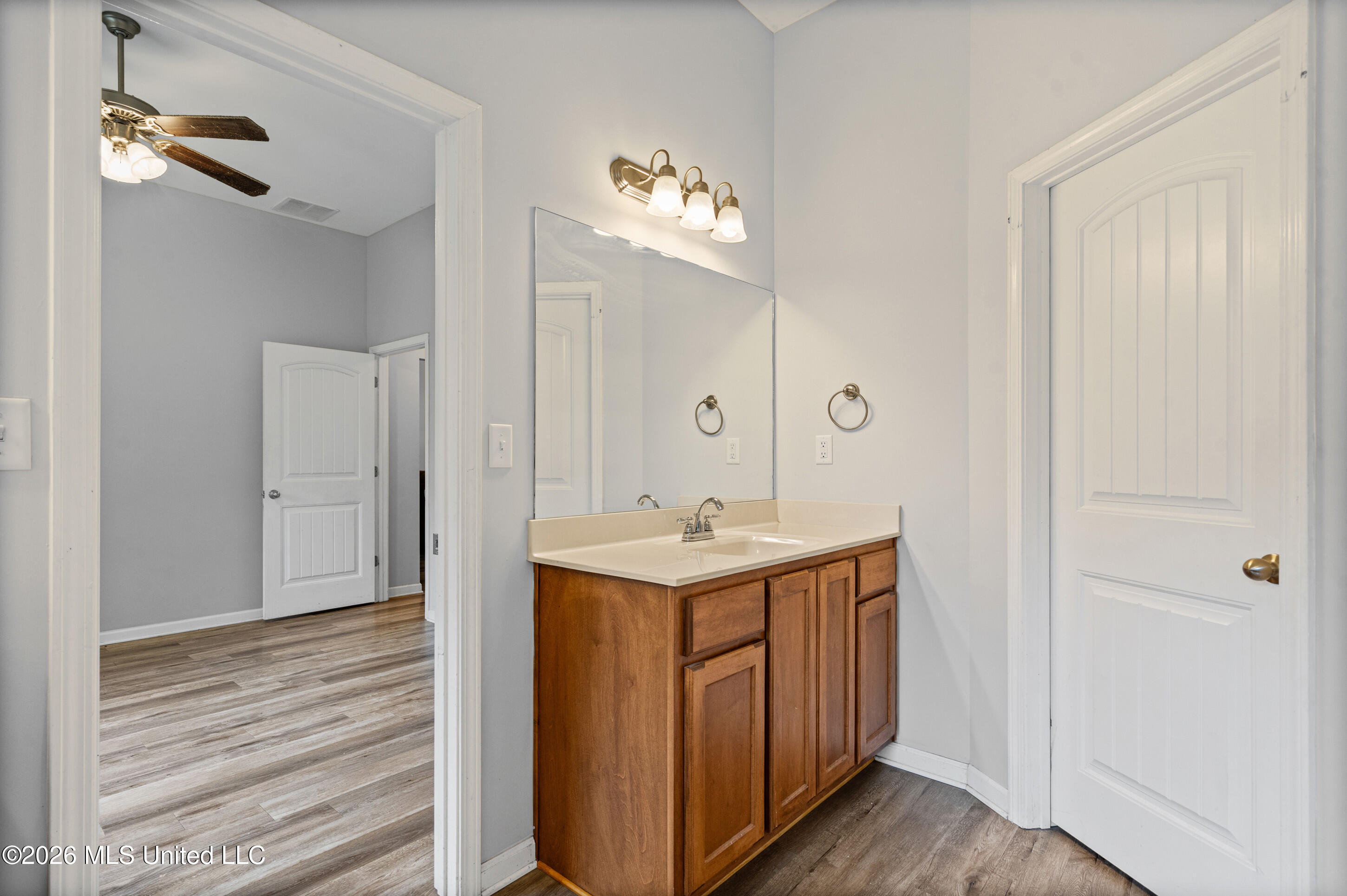 109 Flower Circle Property Photo 14