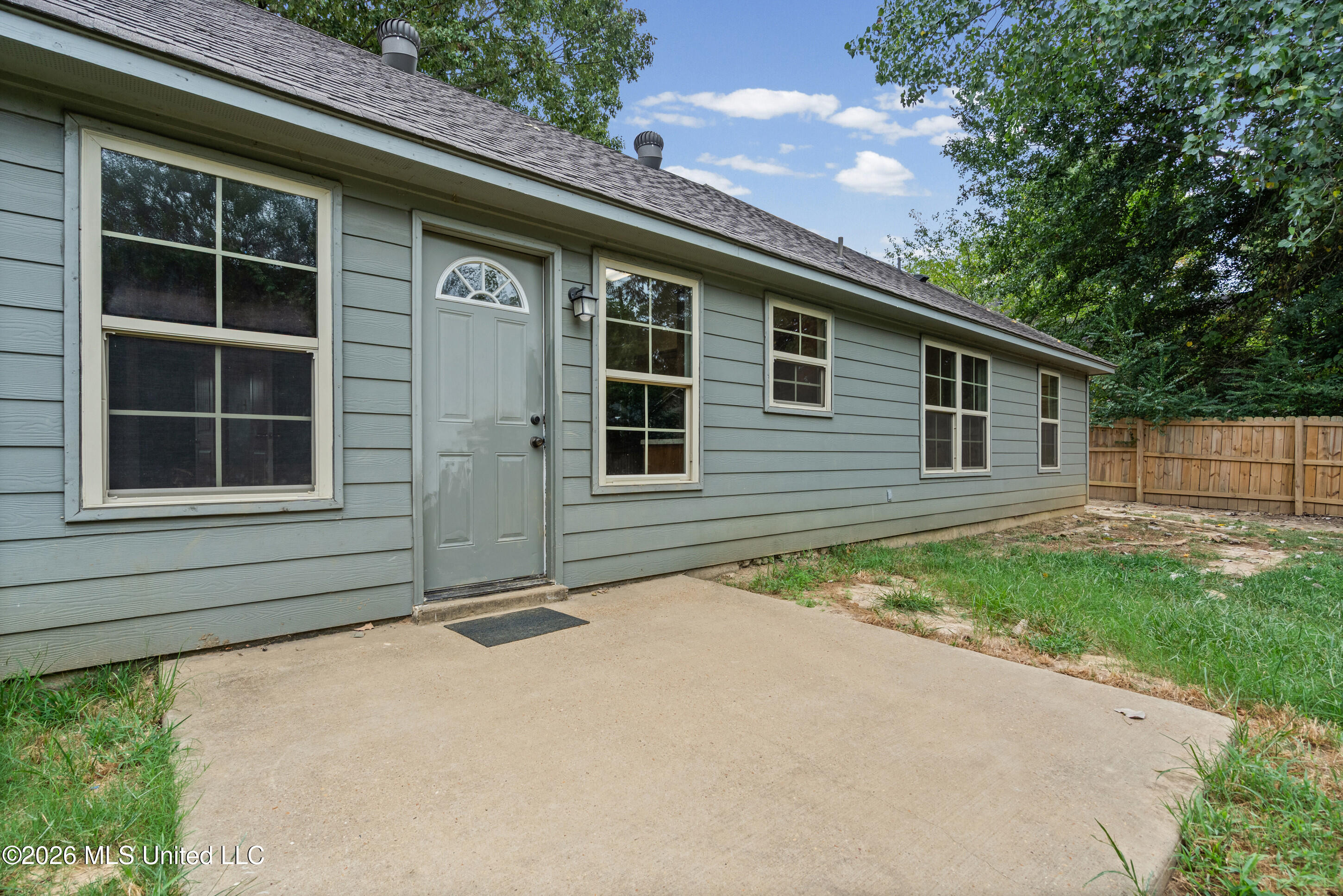 109 Flower Circle Property Photo 20