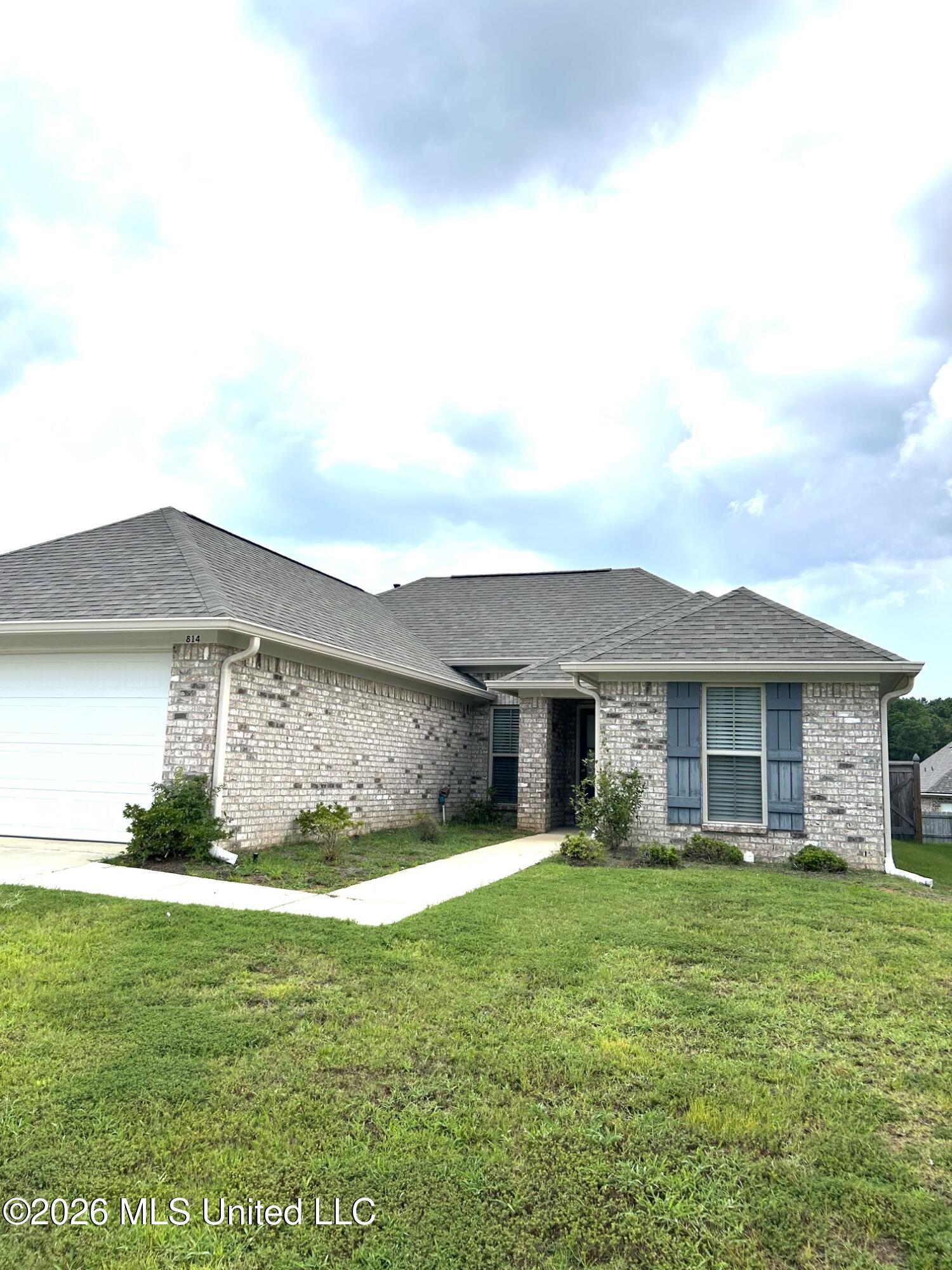 814 Stones Throw Drive Property Photo 1