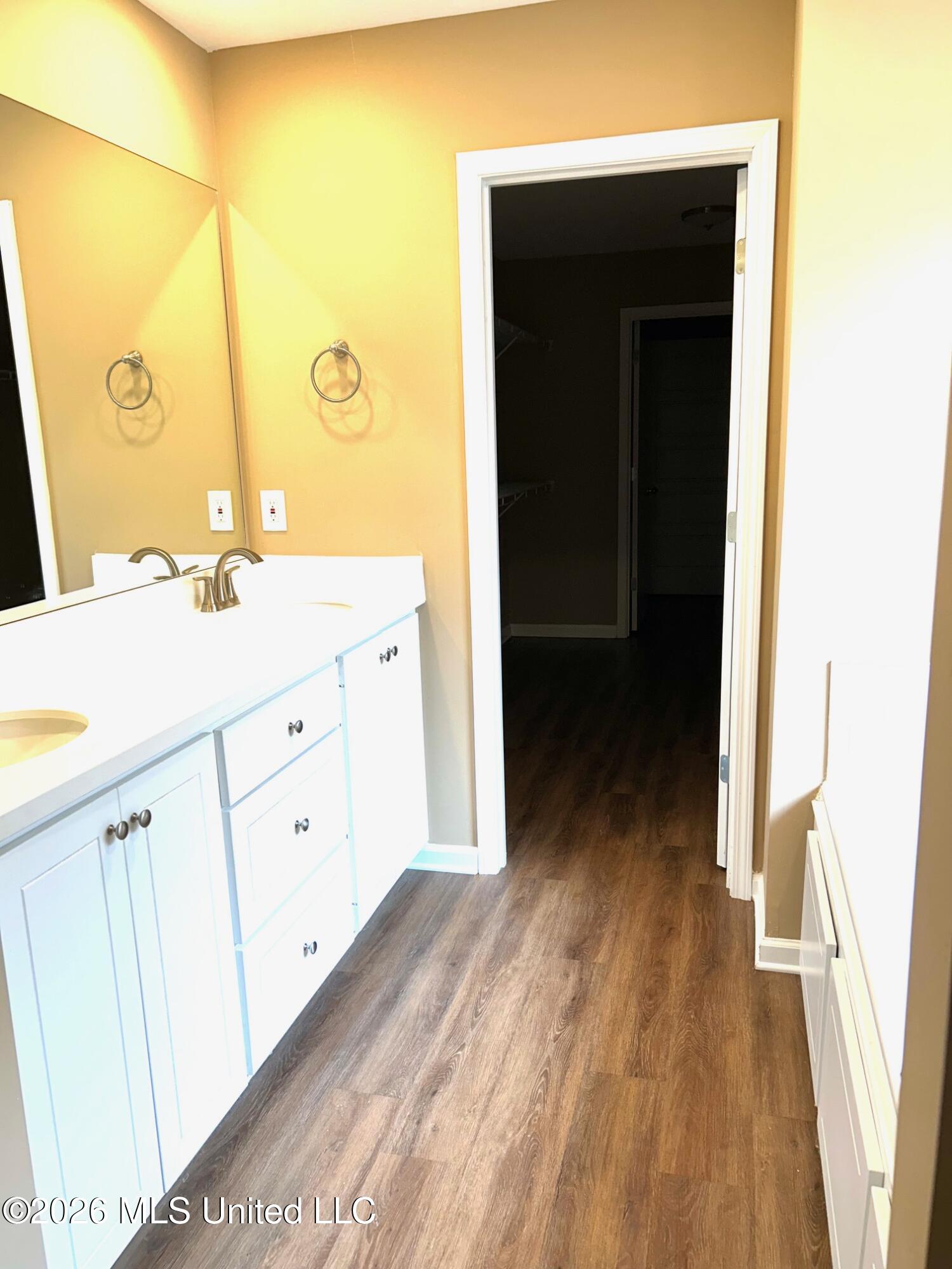 814 Stones Throw Drive Property Photo 4