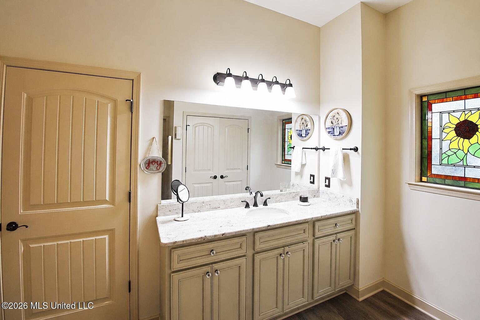 4384 Susan Lane Property Photo 16