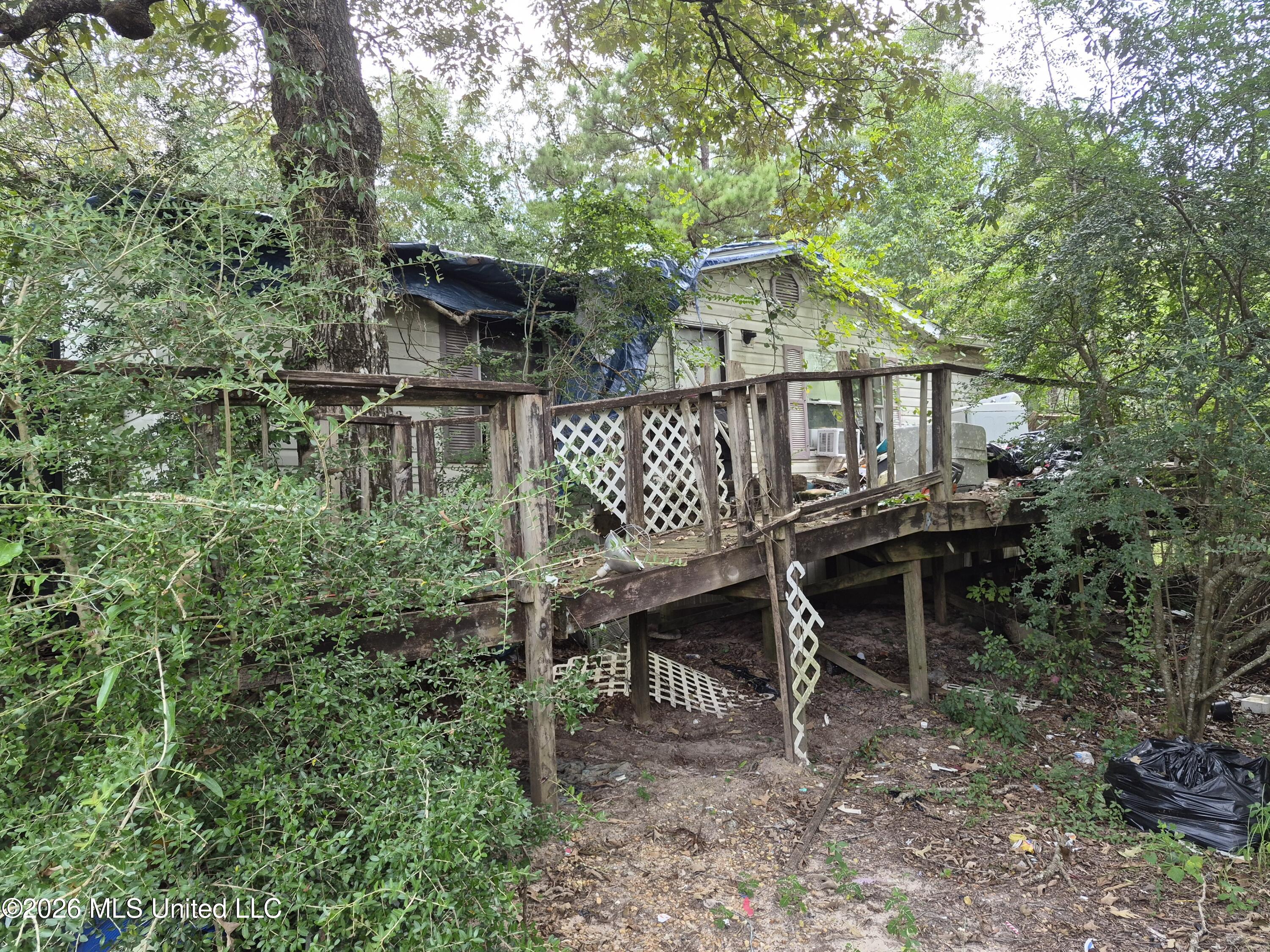 19239 Jabour Drive Property Photo 1