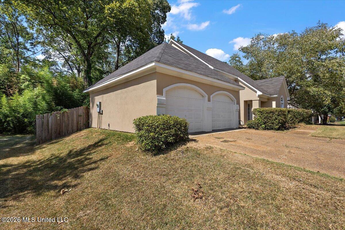 123 Hanover Drive Property Photo 2