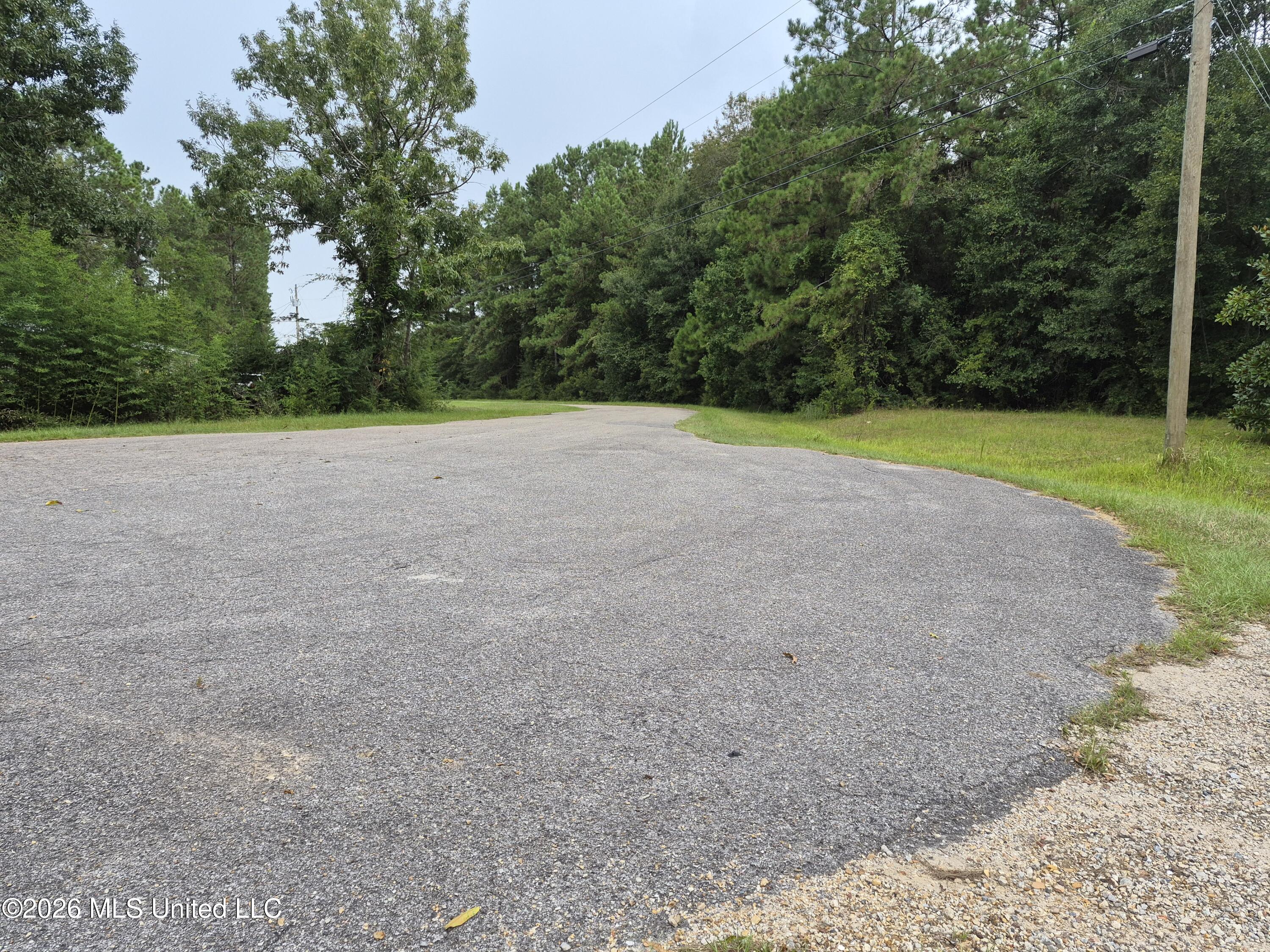 19239 Jabour Drive Property Photo 3