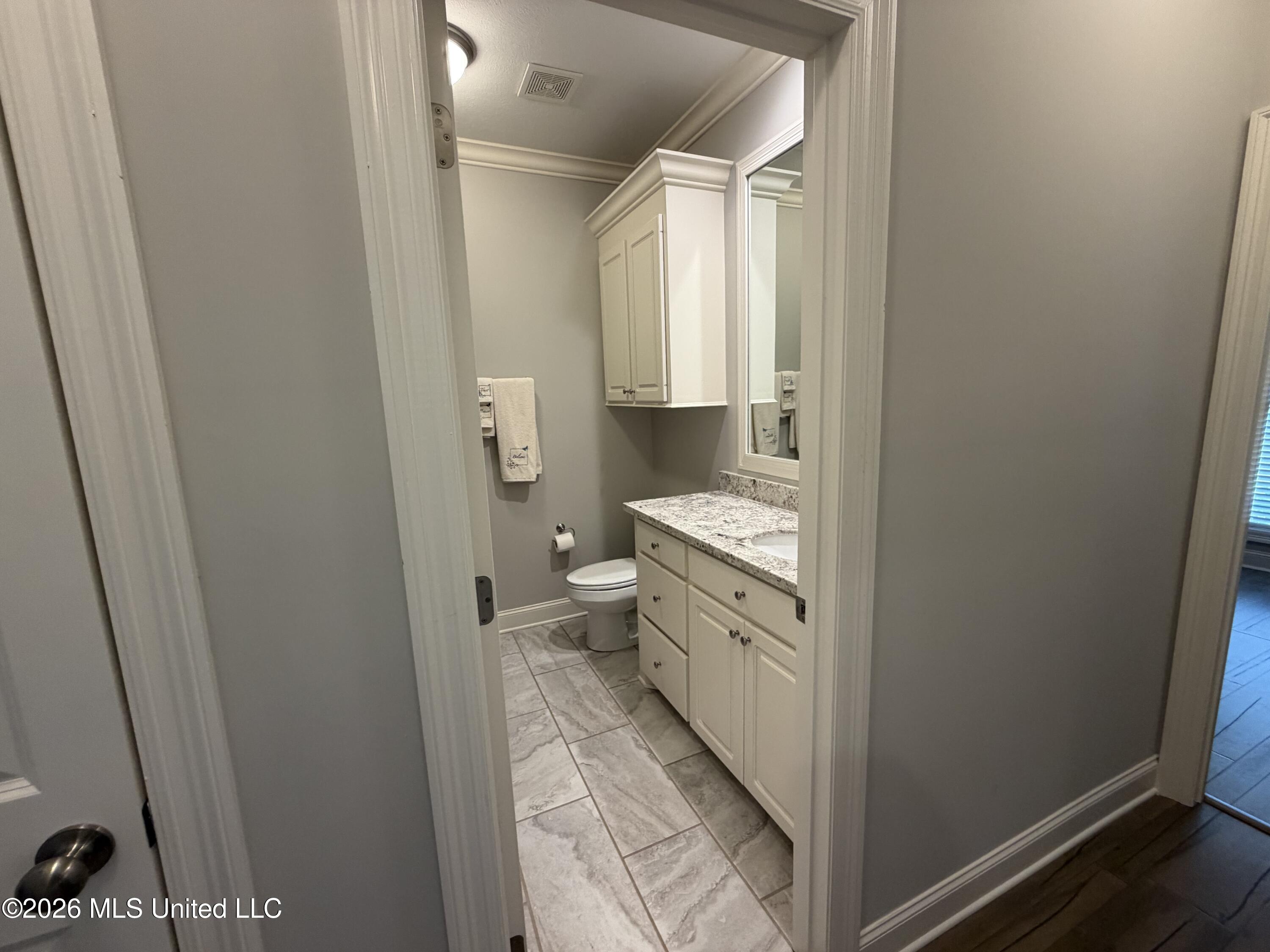 196 Falls Crossing Property Photo 23