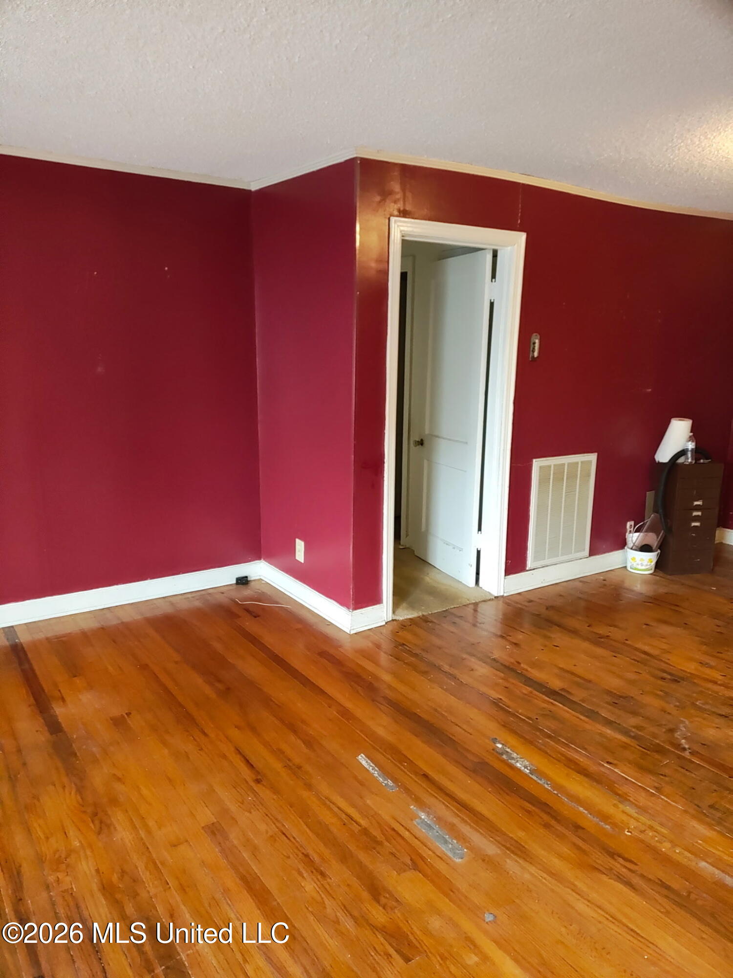 905 Spruce Property Photo 4