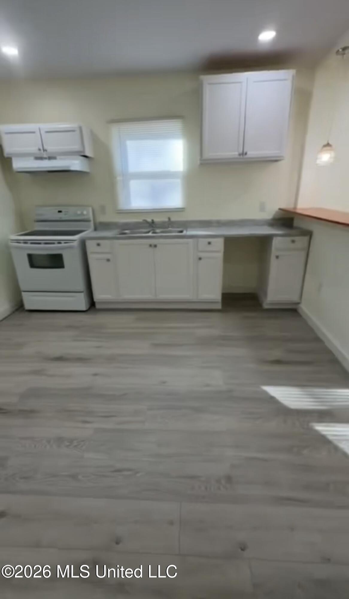 202 Lindsey Drive Property Photo 3