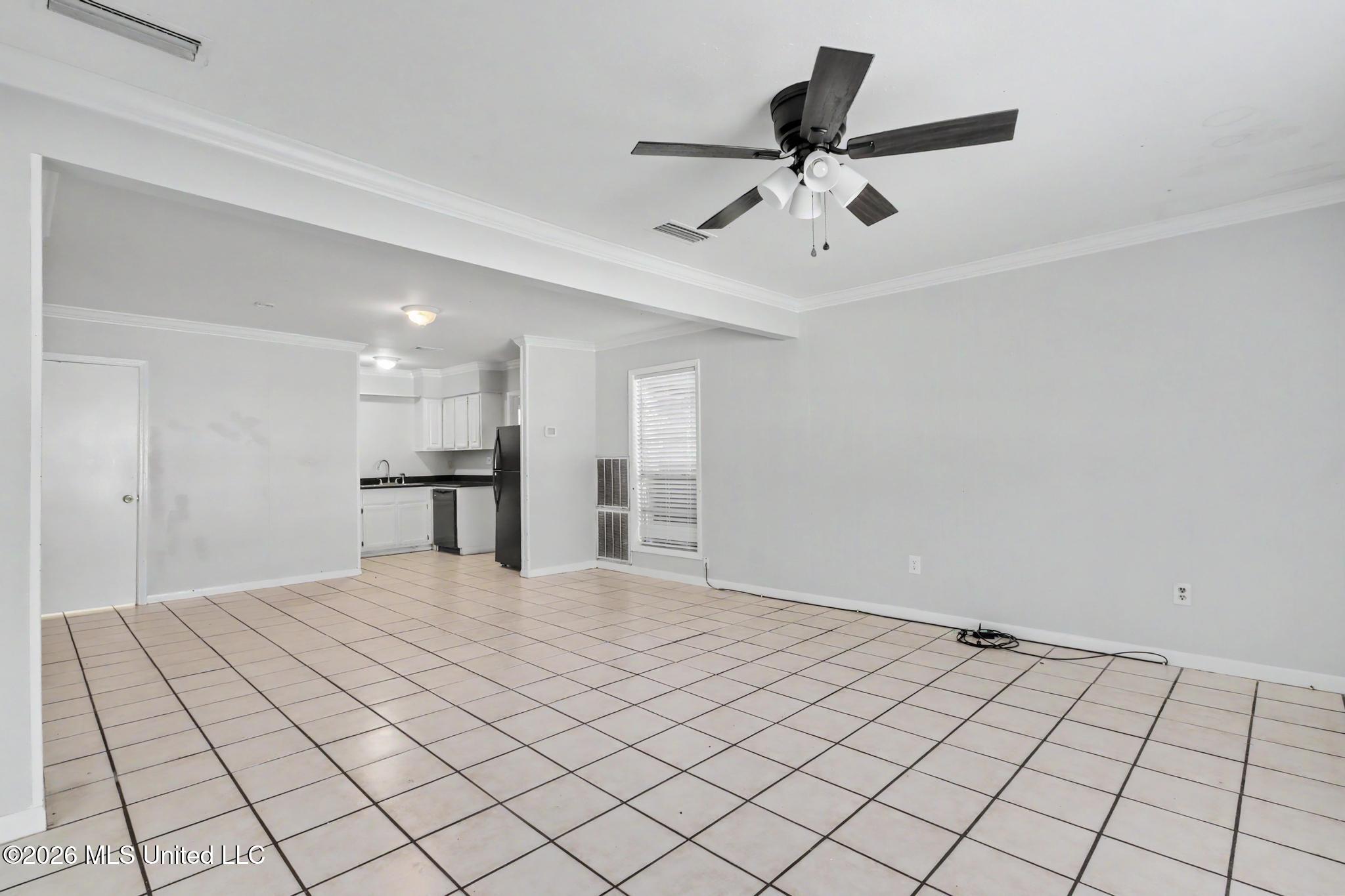 101 Park Row Avenue Property Photo 4