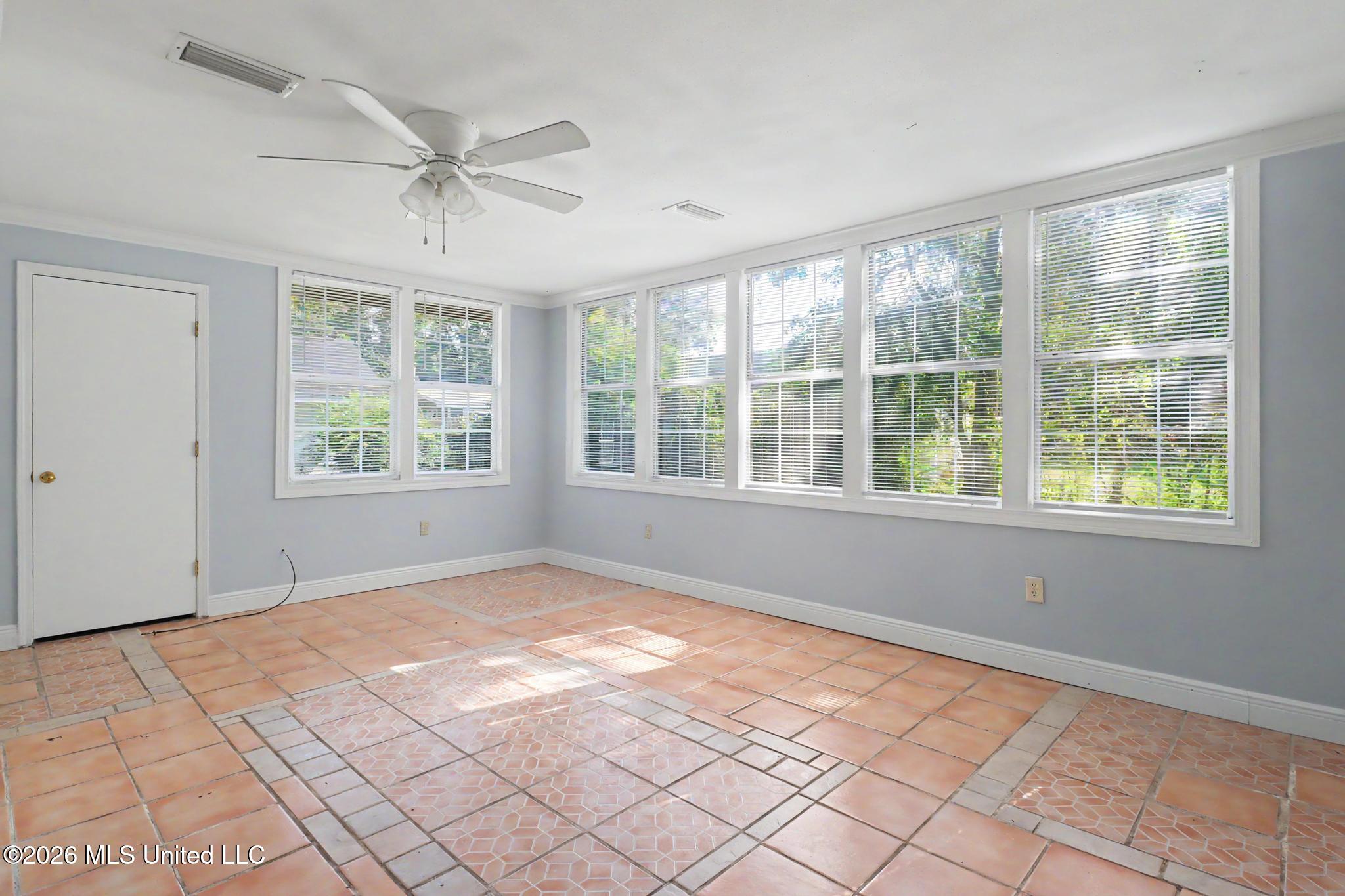101 Park Row Avenue Property Photo 12