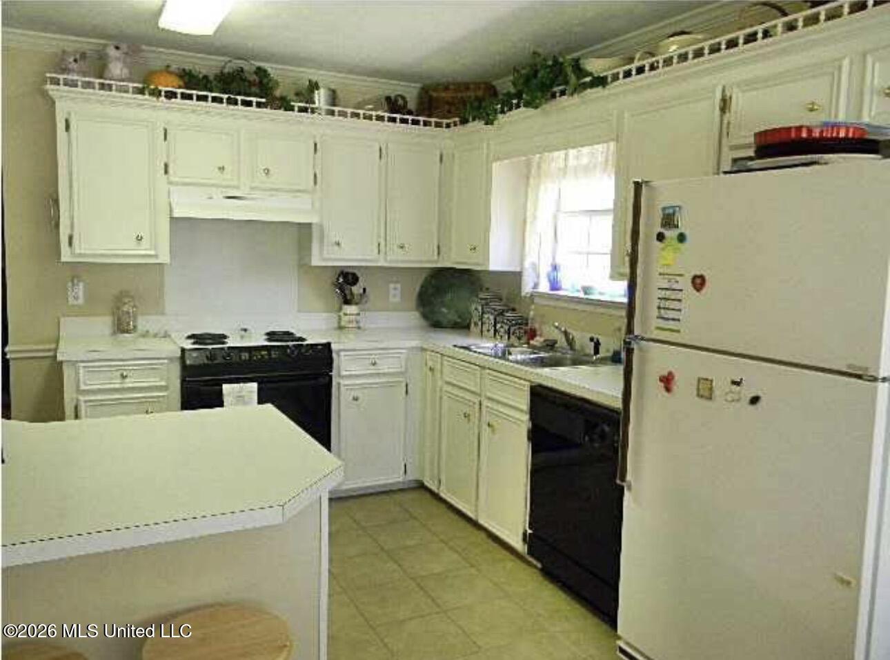 943 Eagles Nest Drive Property Photo 2