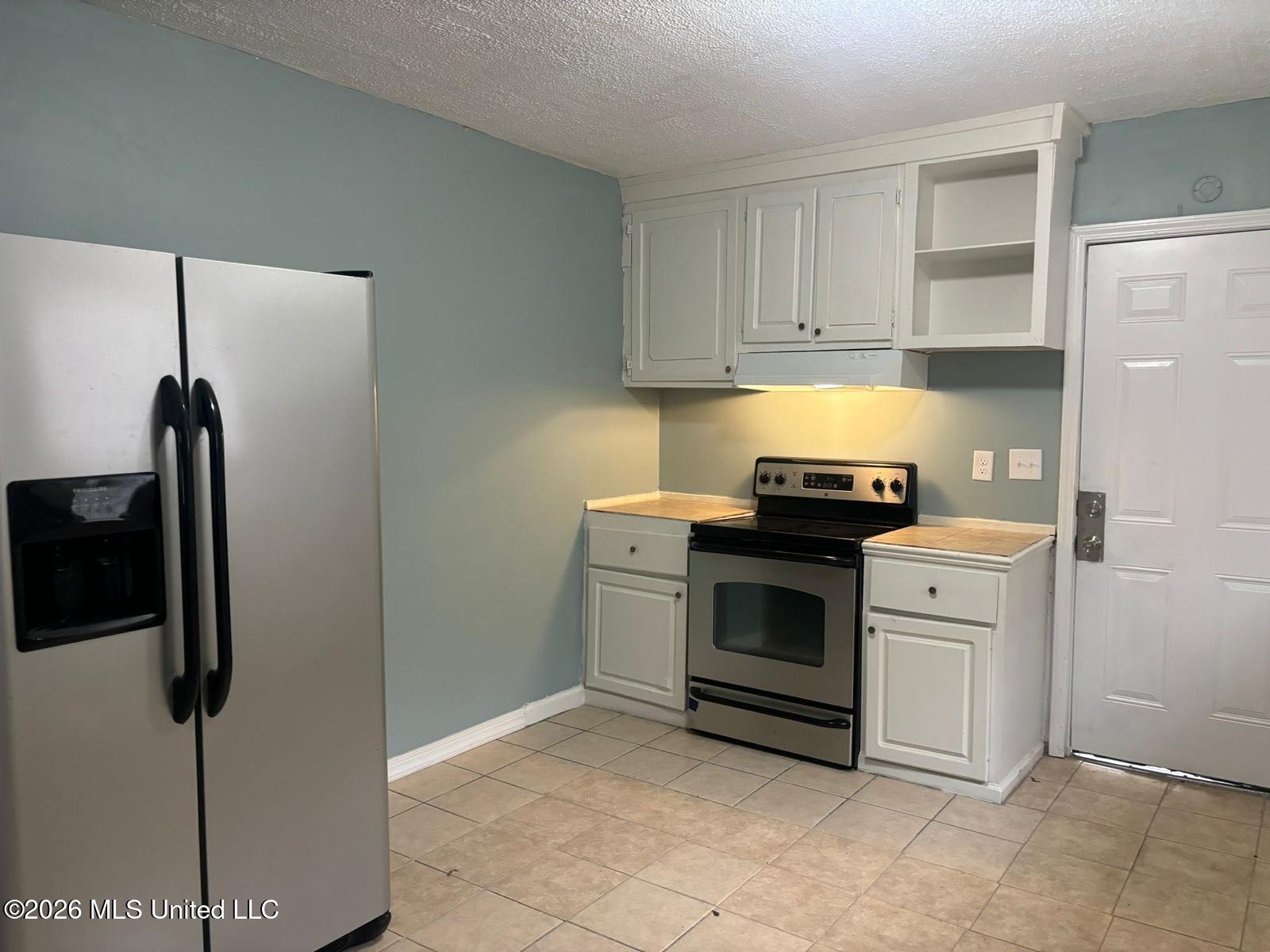 2548 Belvedere Drive Property Photo 2