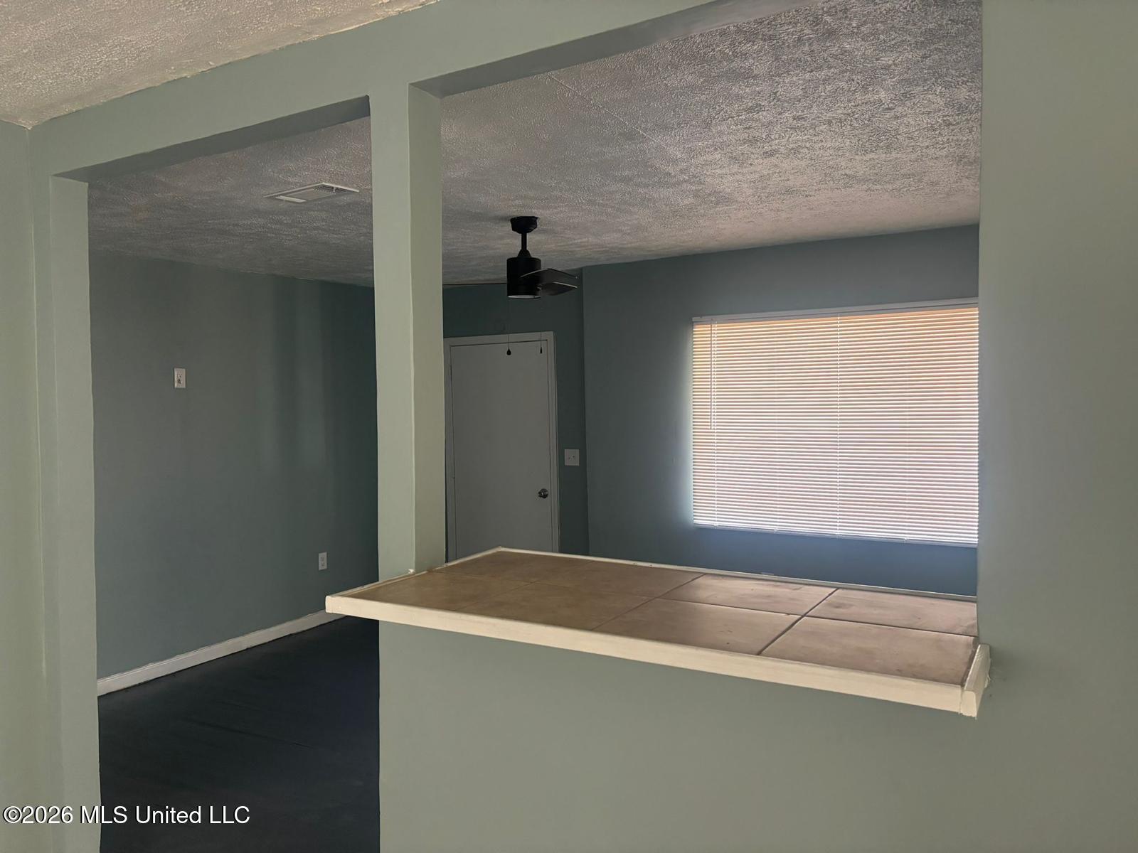 2548 Belvedere Drive Property Photo 5