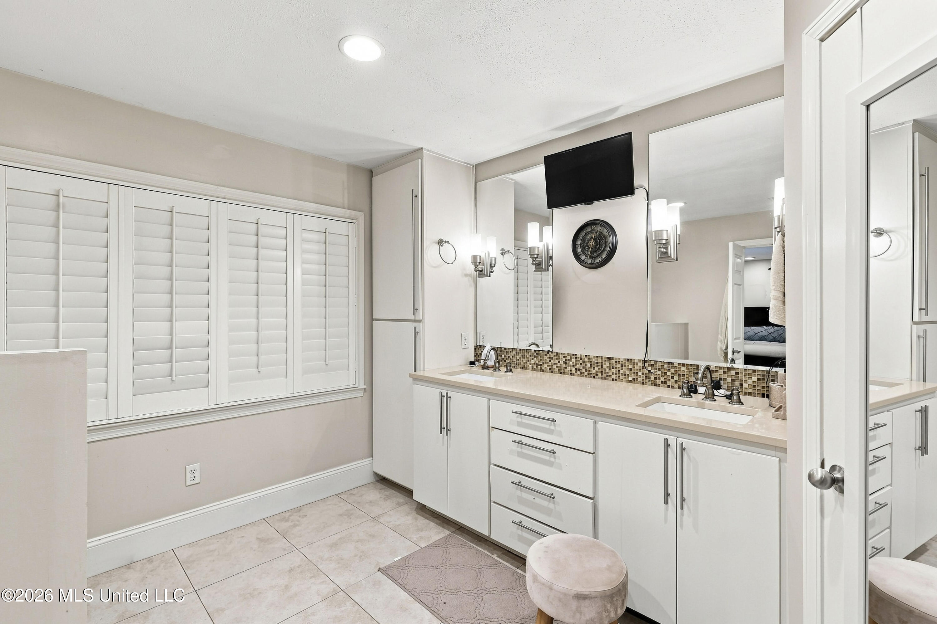 4514 Eastwood Road Property Photo 8