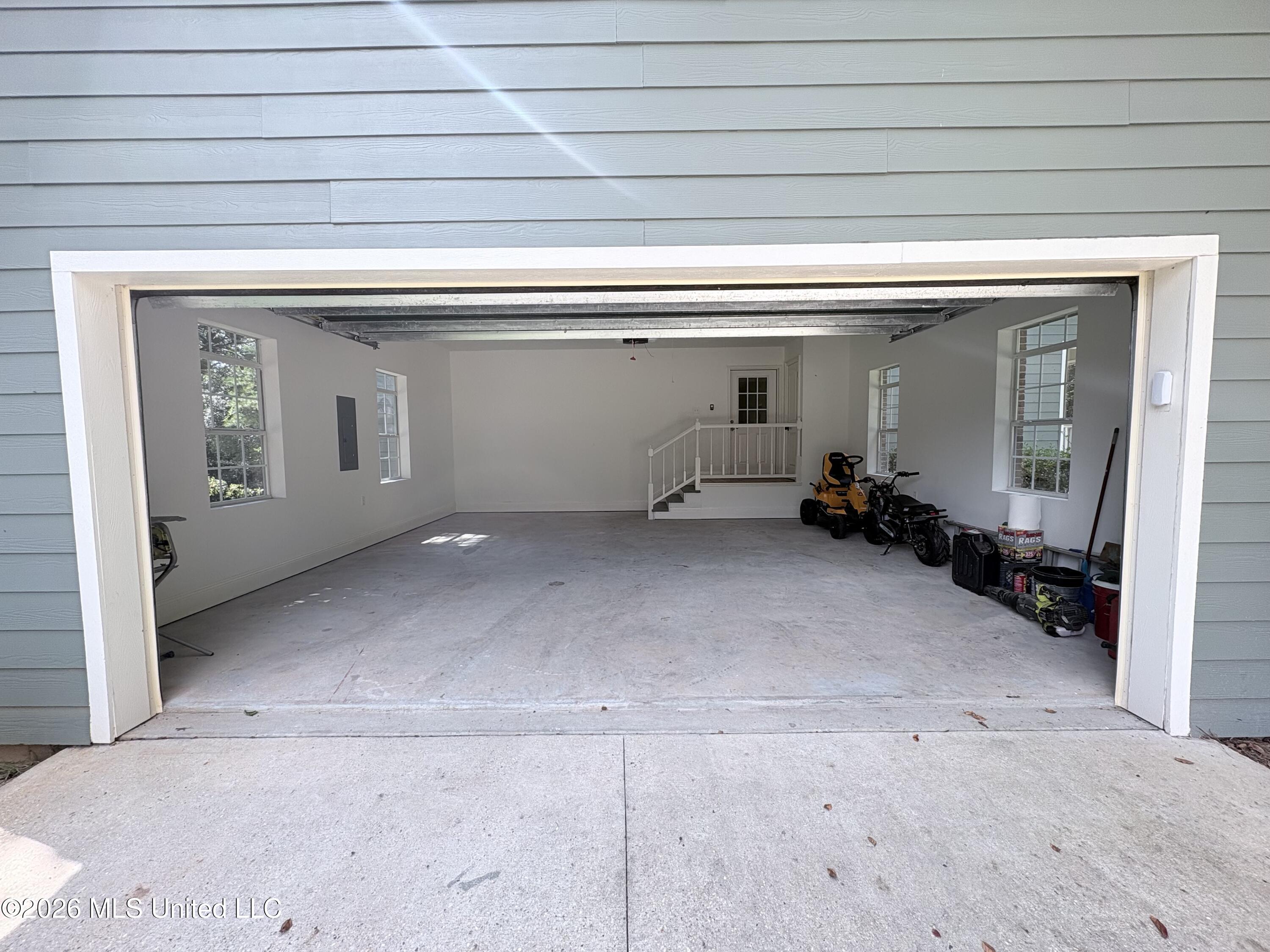 2913 Holden Drive Property Photo 12