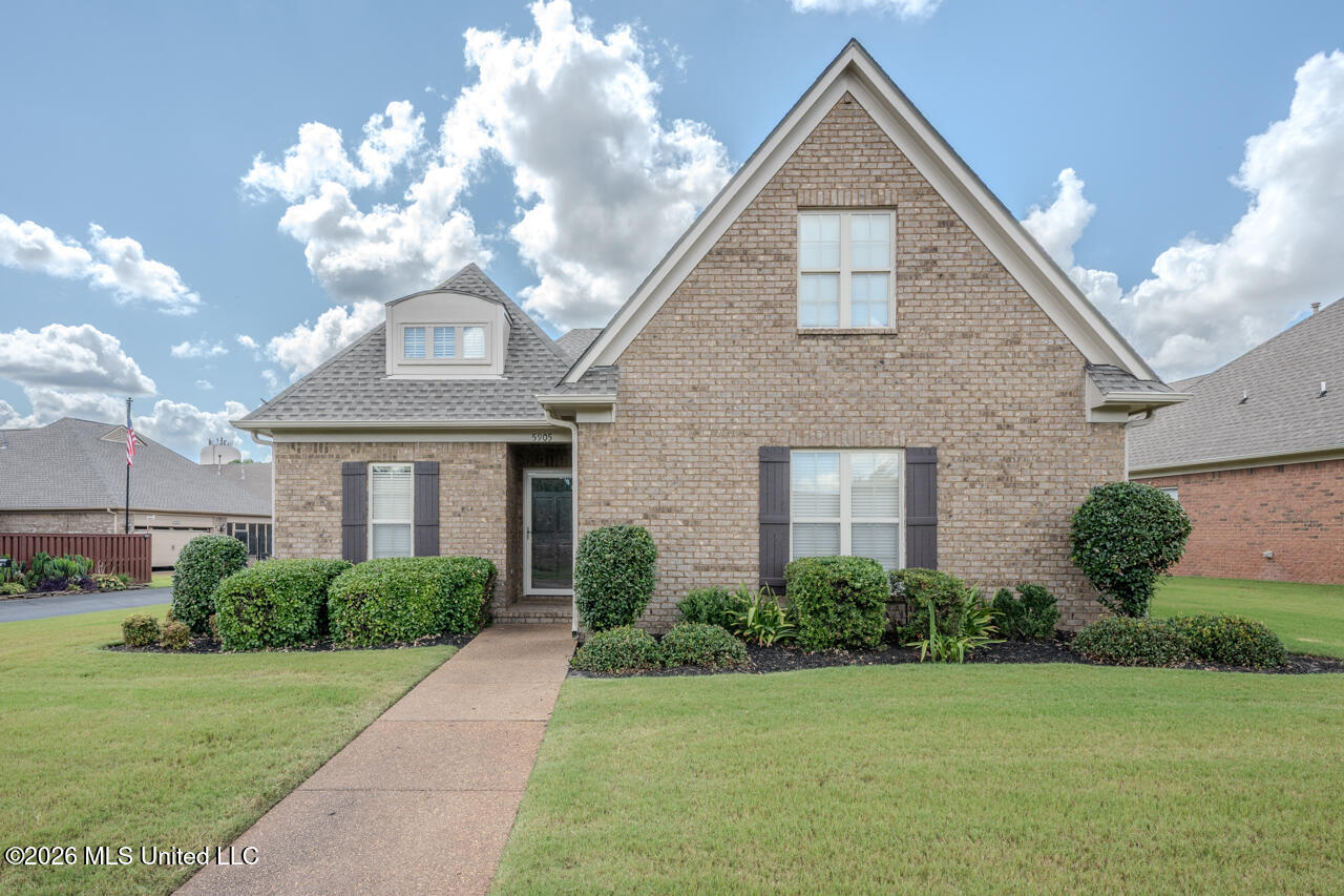 5905 Savannah Crossing Property Photo 1