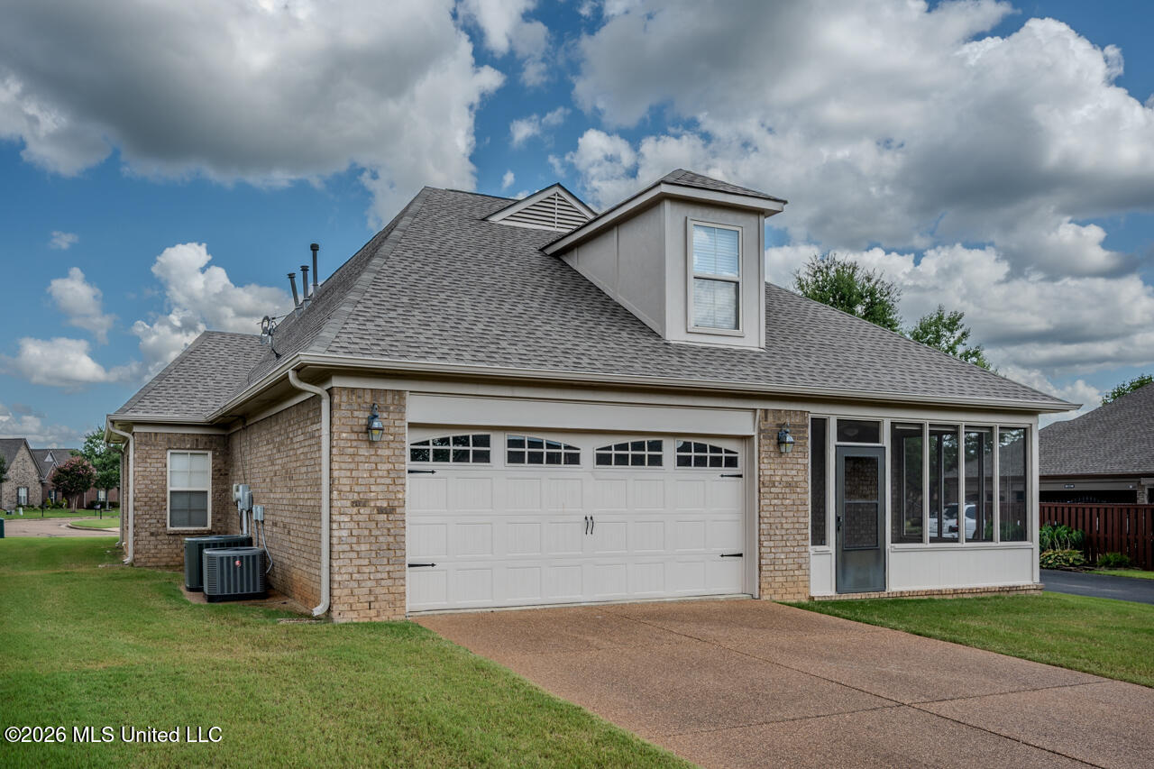 5905 Savannah Crossing Property Photo 5