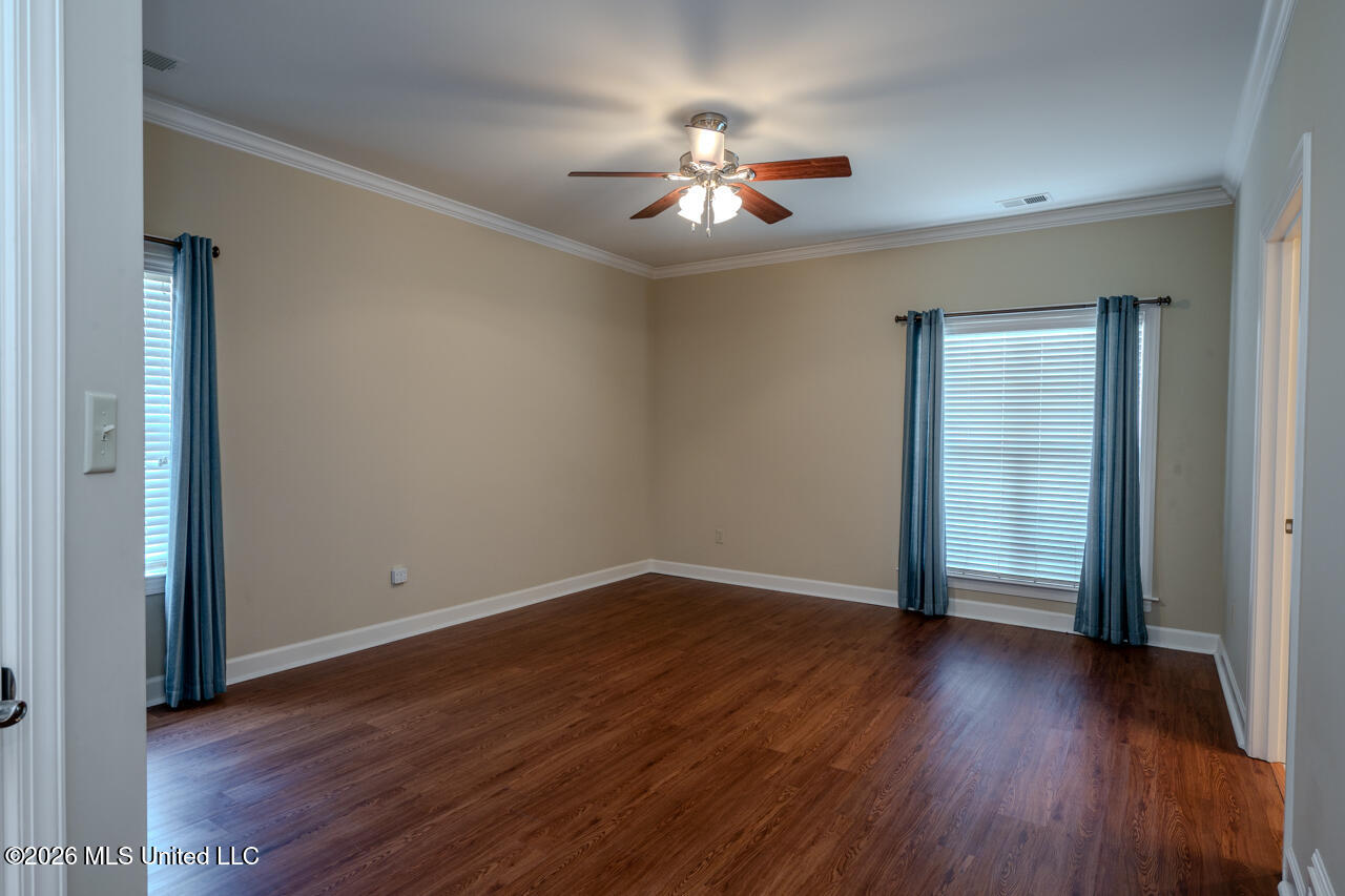 5905 Savannah Crossing Property Photo 9