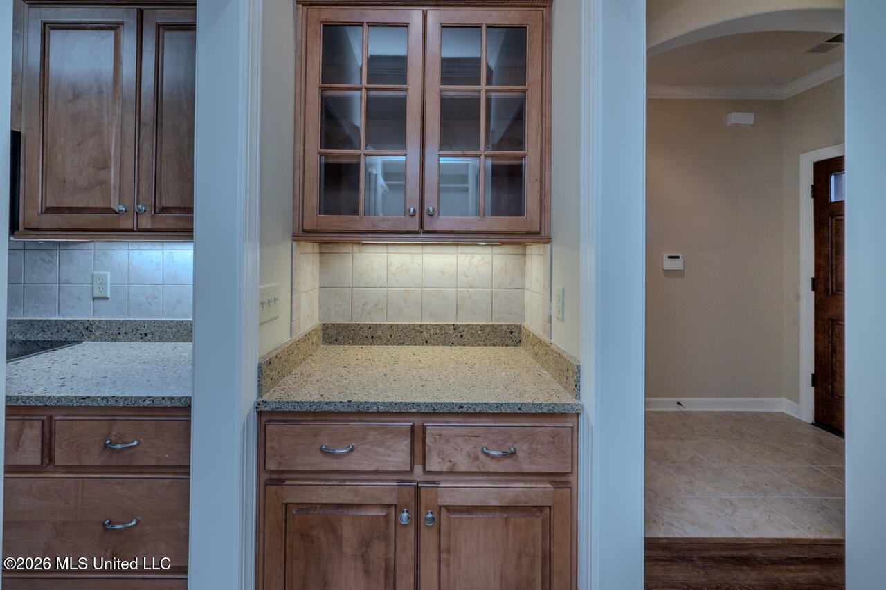 5905 Savannah Crossing Property Photo 18