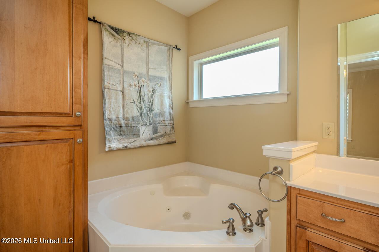 5905 Savannah Crossing Property Photo 28