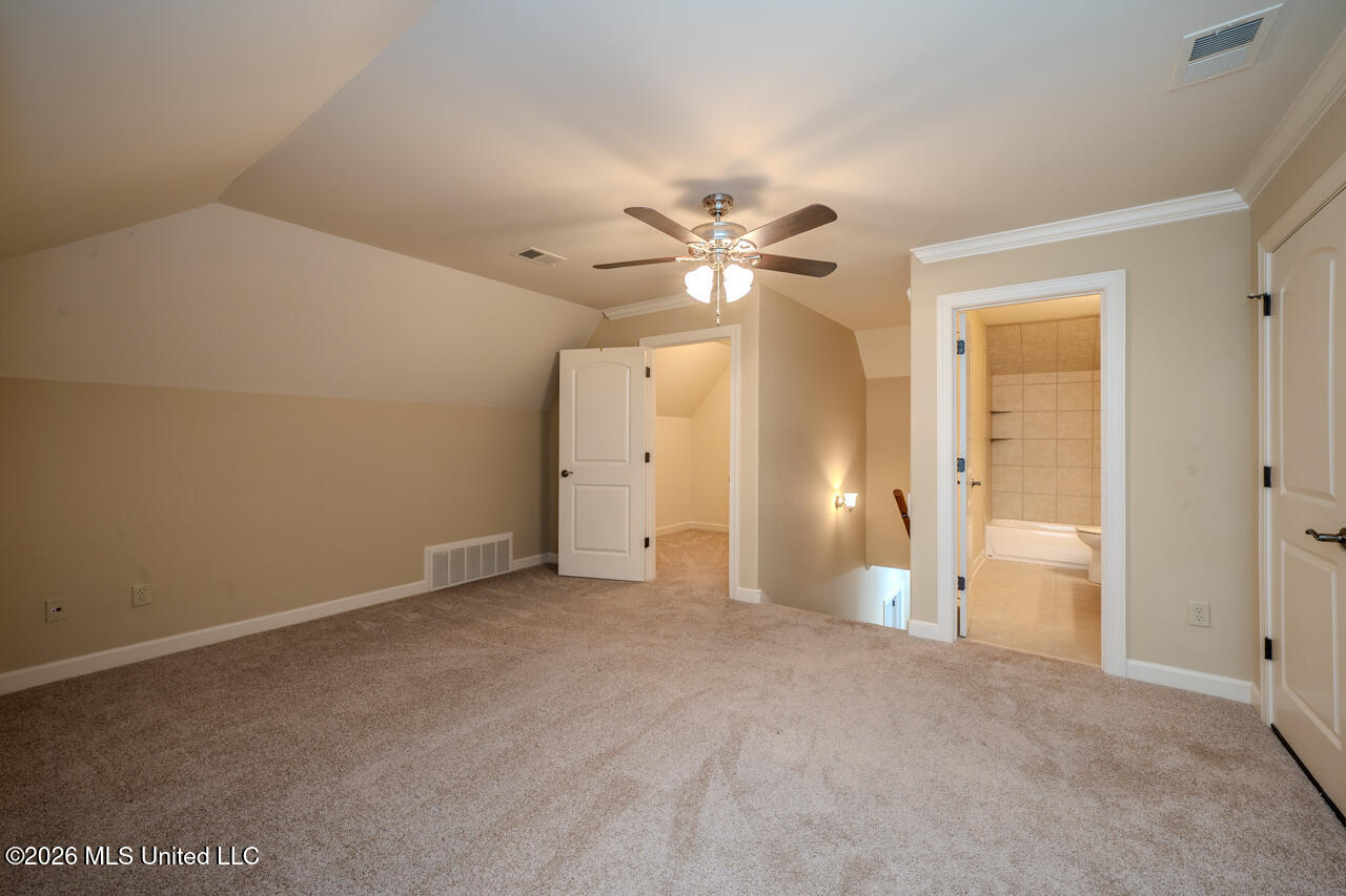 5905 Savannah Crossing Property Photo 34