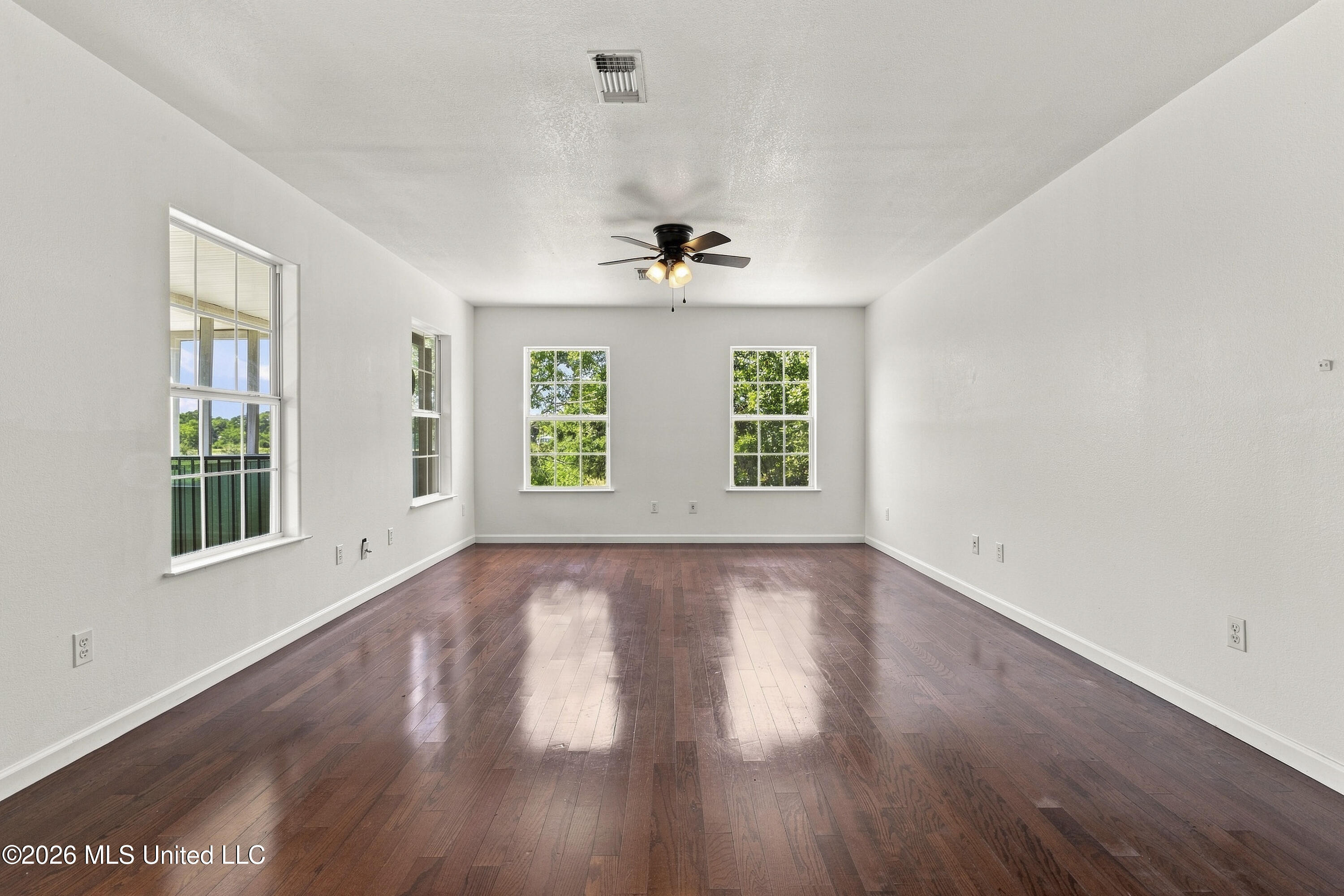 2119 E Simmons Bayou Drive Property Photo 10