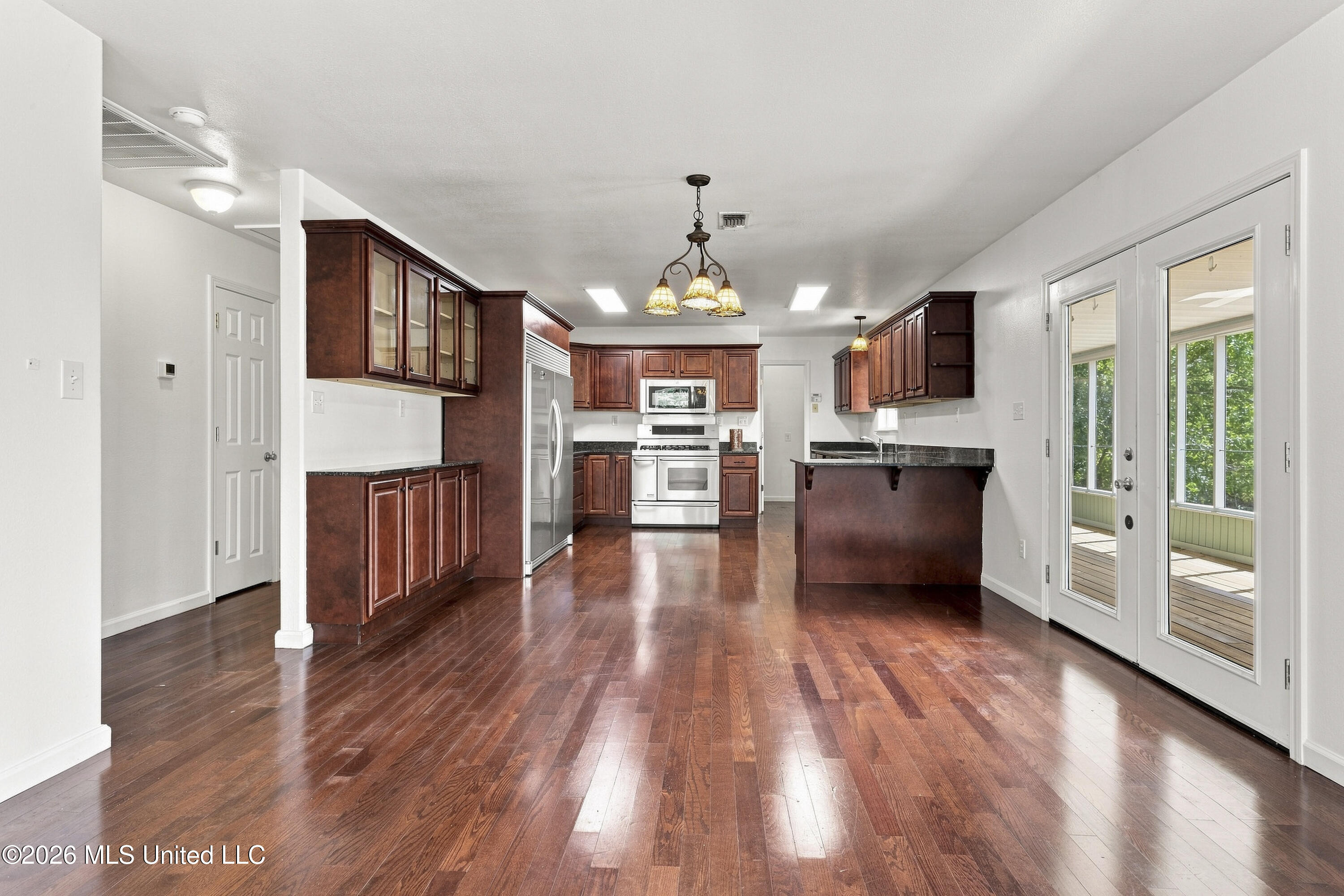 2119 E Simmons Bayou Drive Property Photo 13