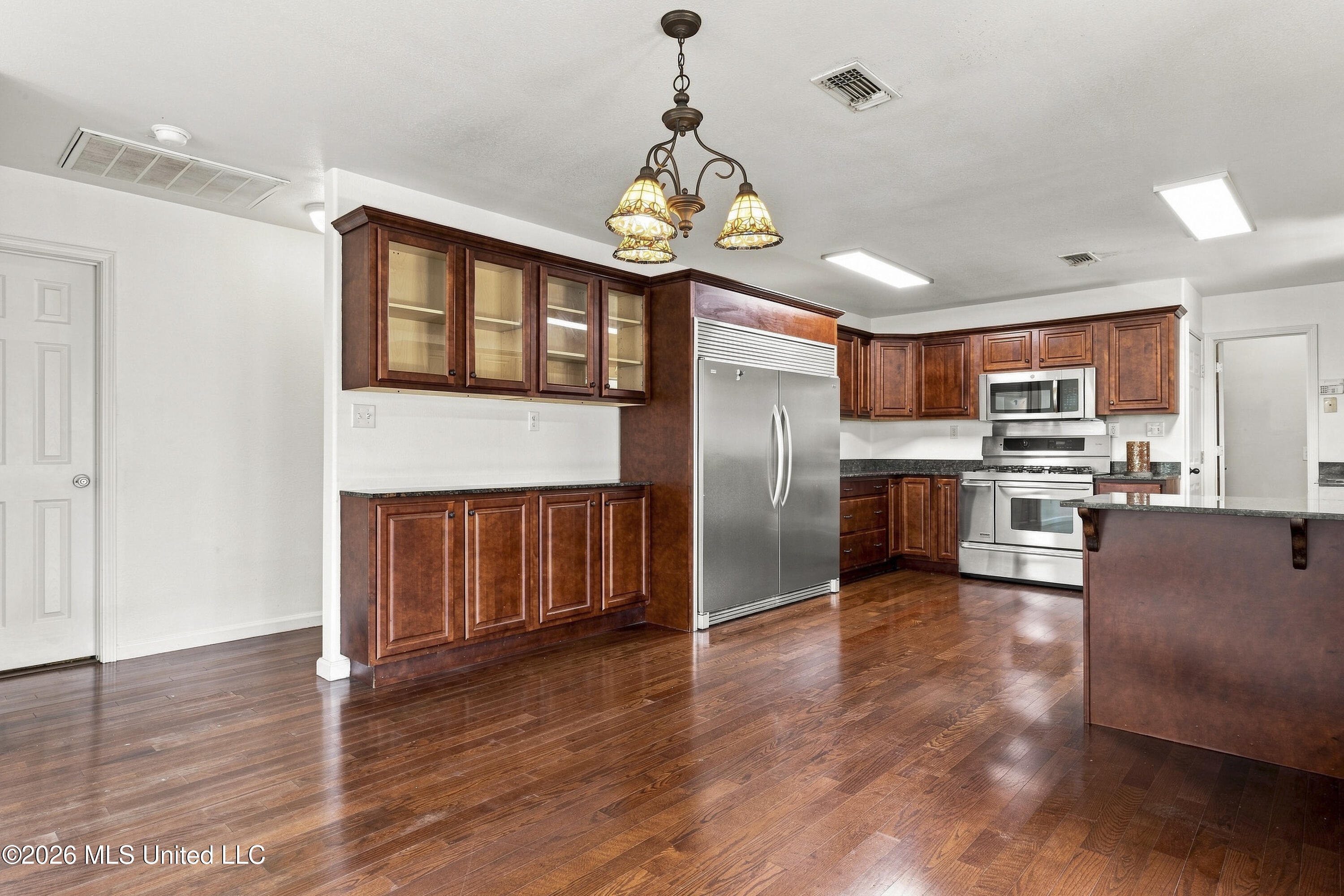 2119 E Simmons Bayou Drive Property Photo 14