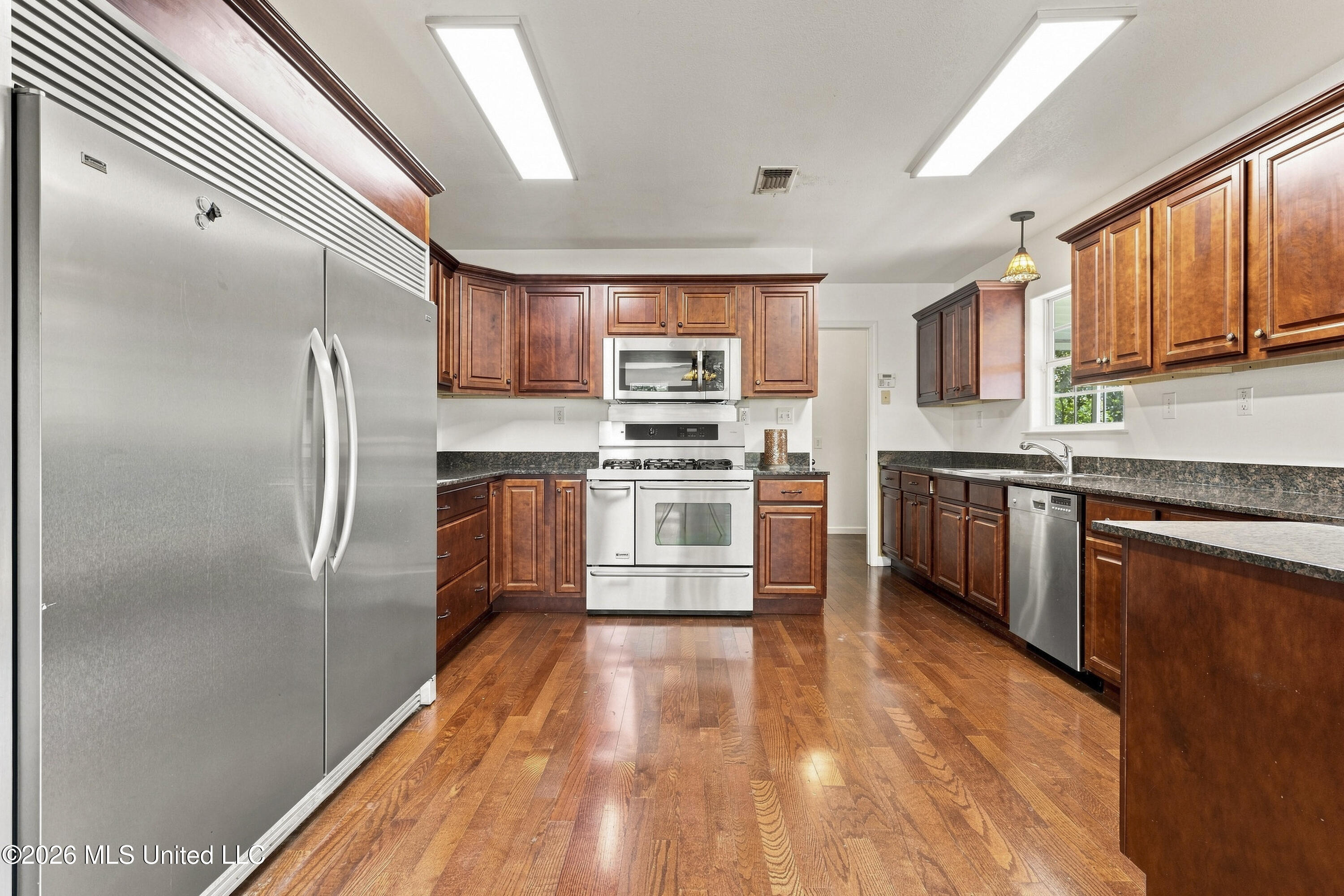 2119 E Simmons Bayou Drive Property Photo 15