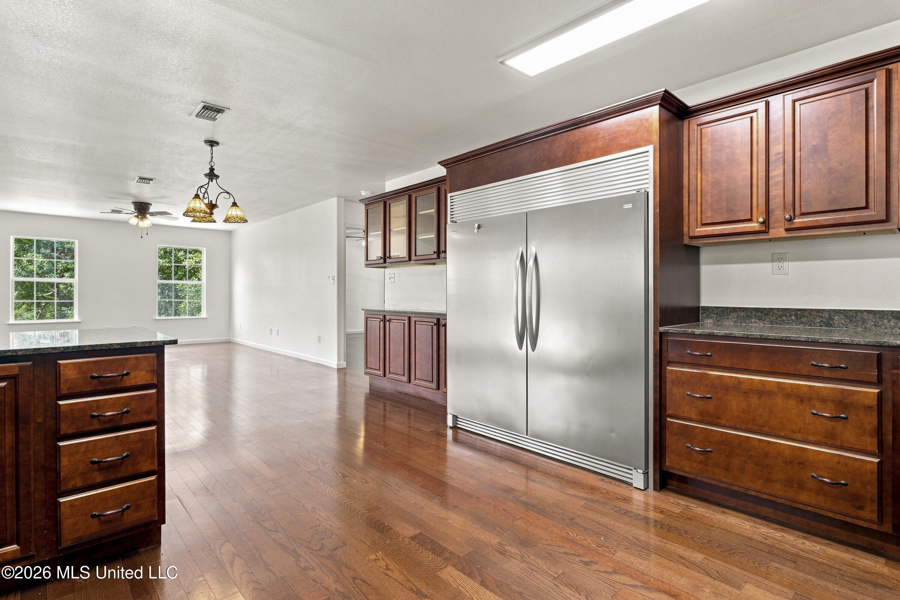 2119 E Simmons Bayou Drive Property Photo 16